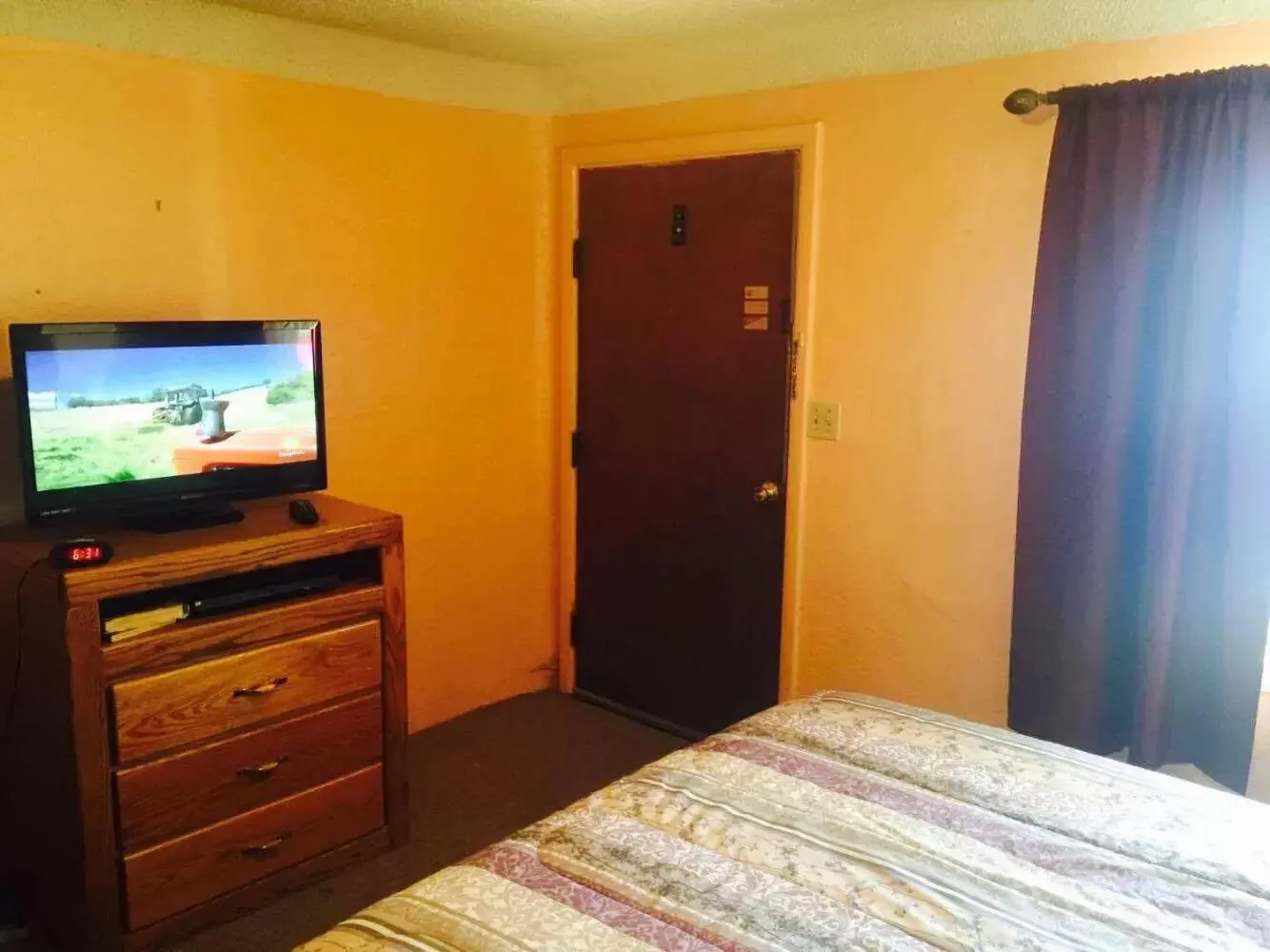 TV and multimedia, TV/Entertainment Center in Budget Inn Motel Chemult