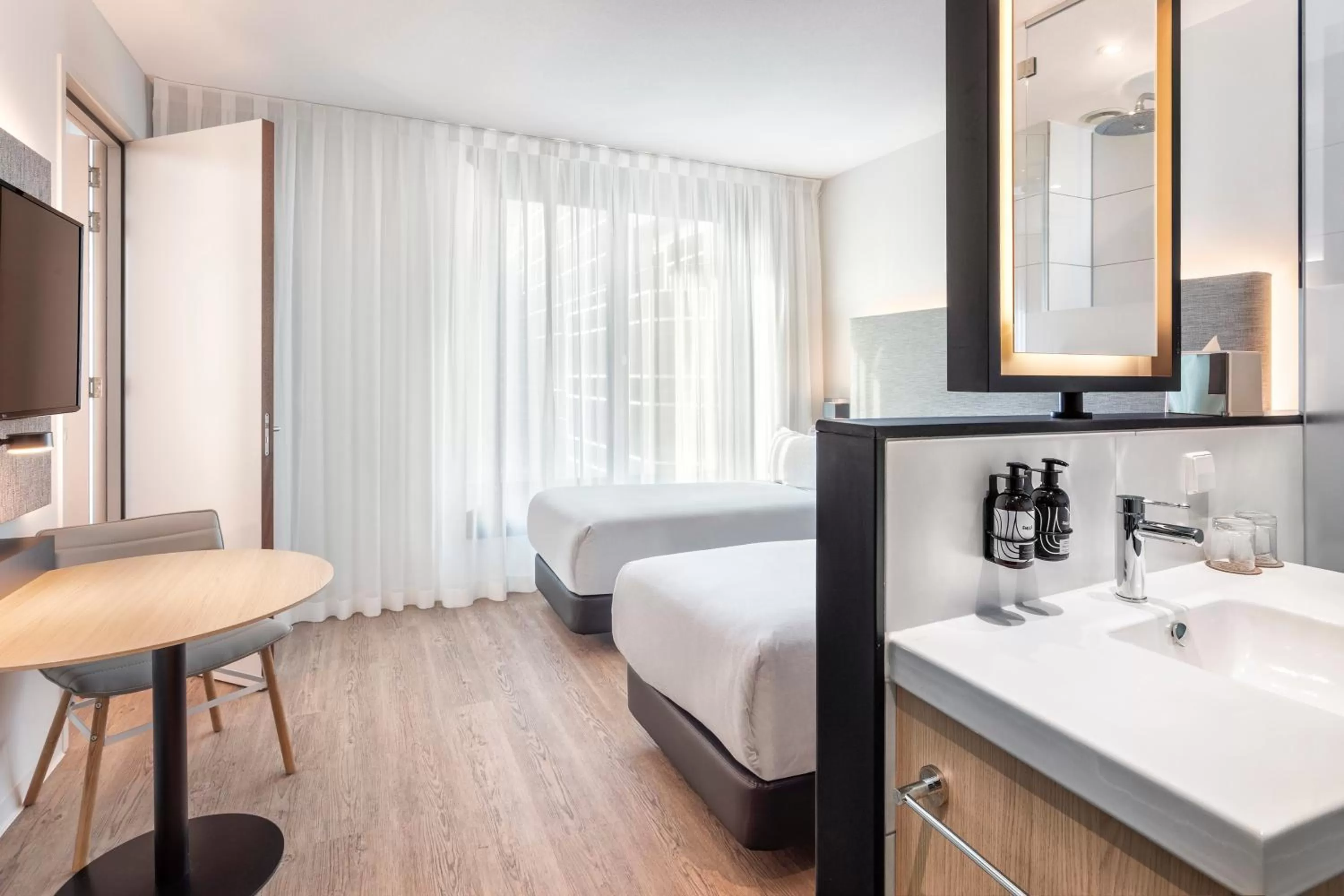 Bed in INNSiDE by Meliá Amsterdam