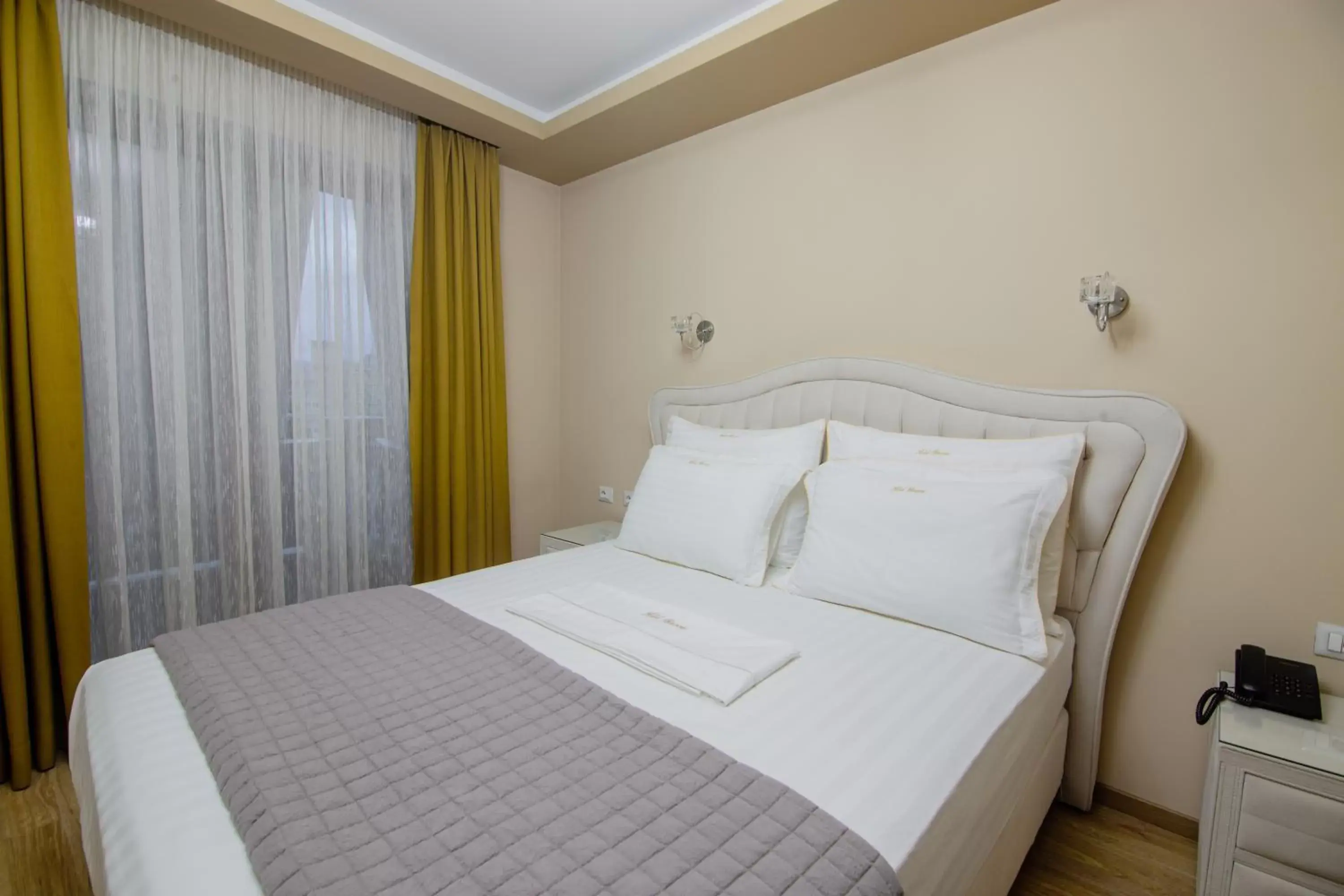 Double Room with Balcony in Christi's Hotel Borova Double Room with Balcony in Christi's Hotel Borova