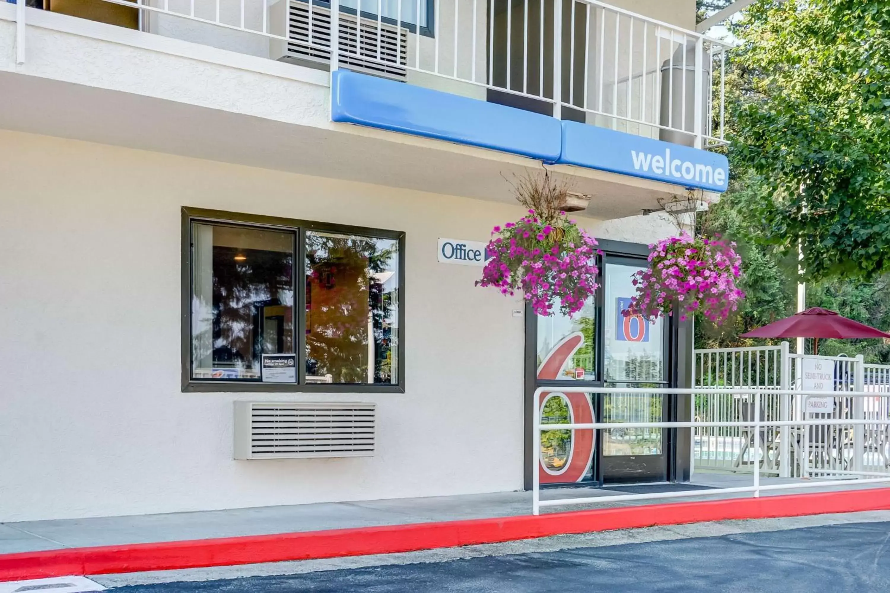 Property building in Motel 6-Eugene, OR - South Springfield