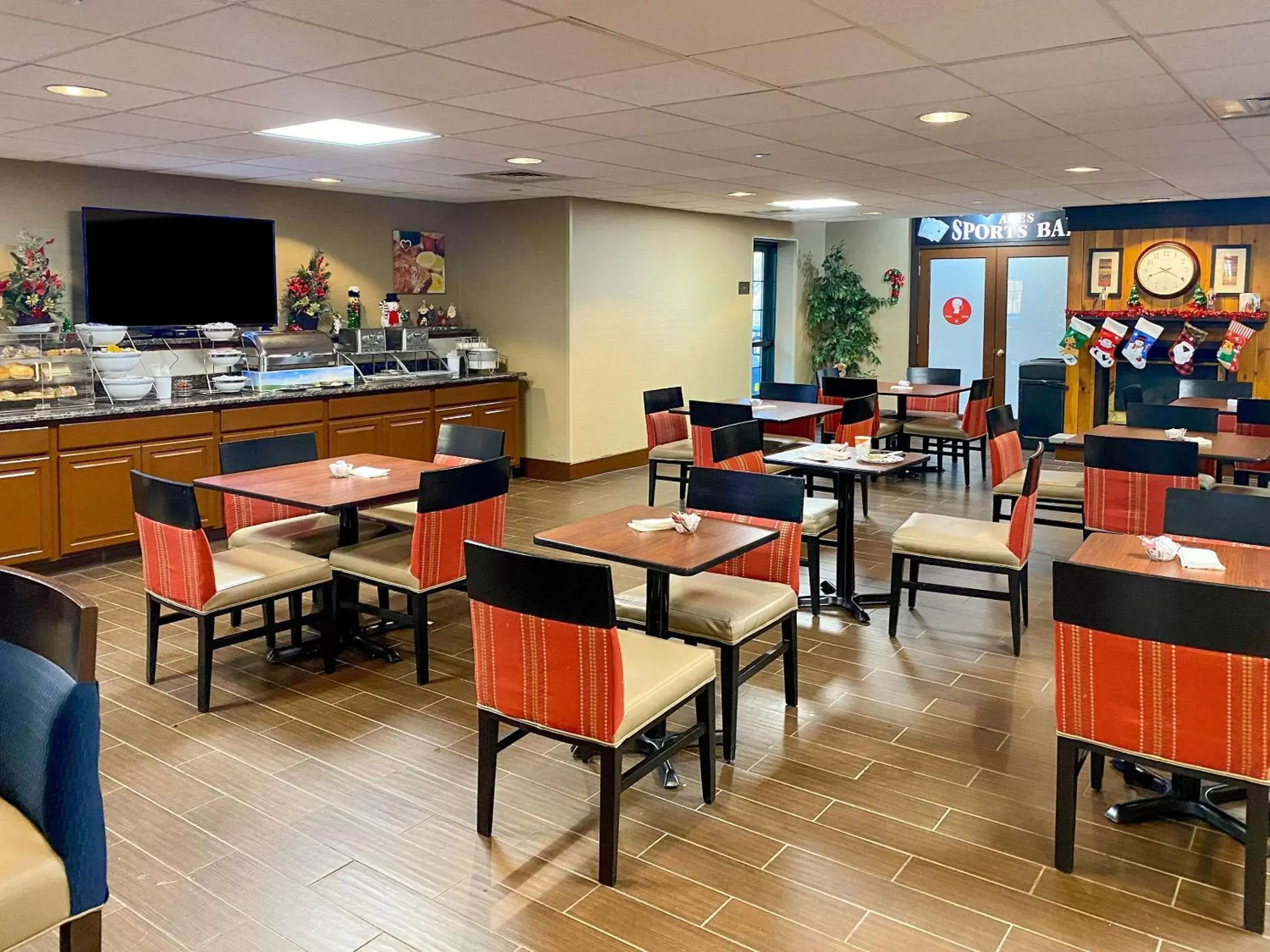 Restaurant/Places to Eat in Comfort Suites Near Casinos Norwich-Uncasville