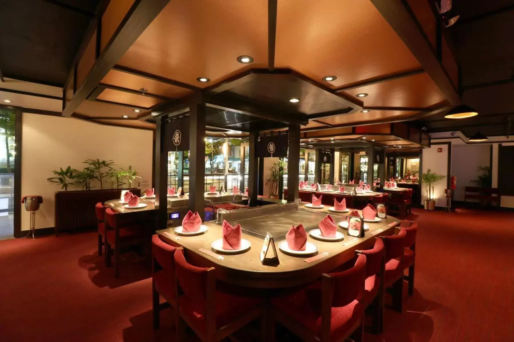 Restaurant/Places to Eat in OHANA Waikiki East by OUTRIGGER