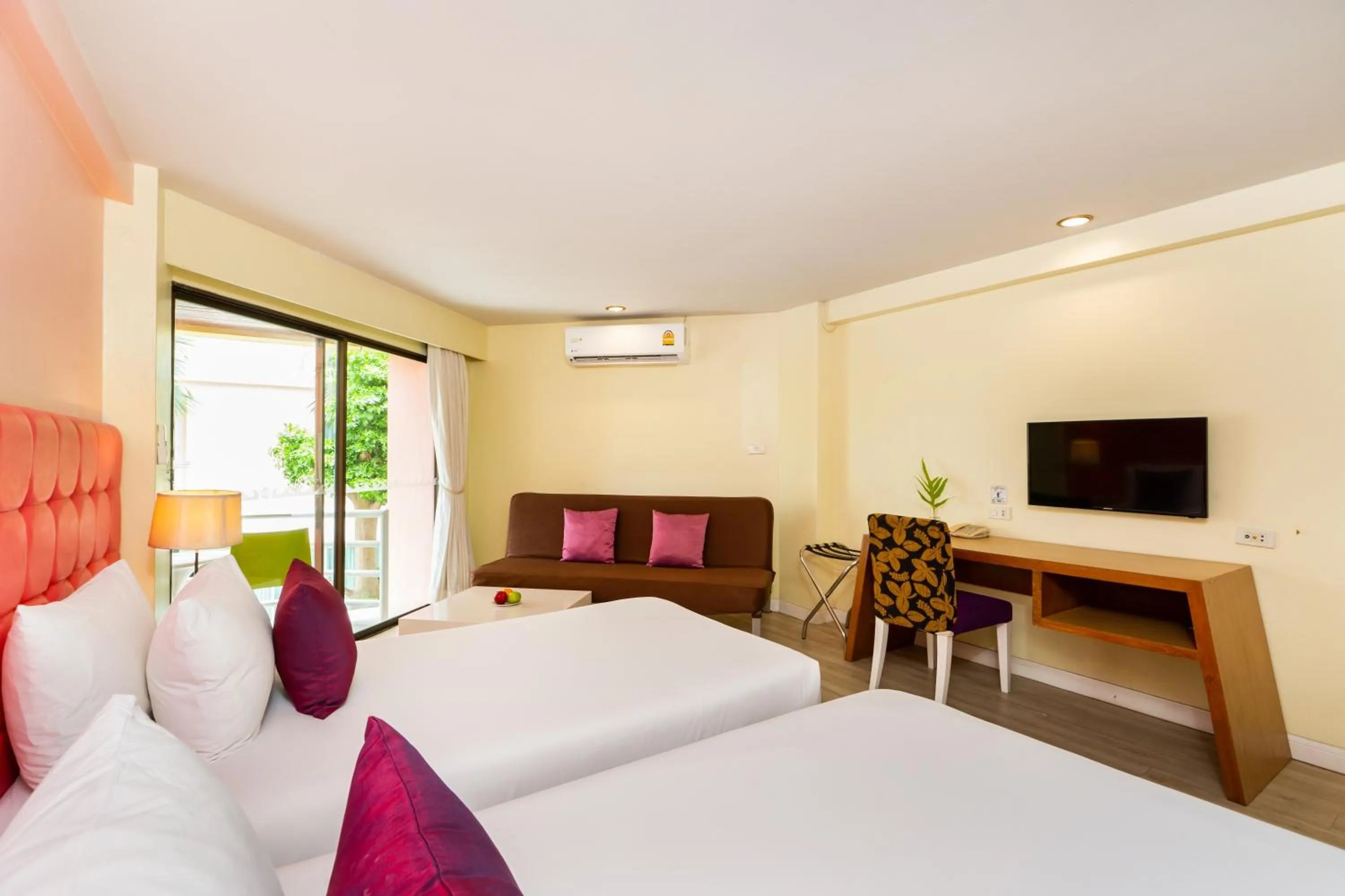 Bedroom, Bed in Bella Villa Metro