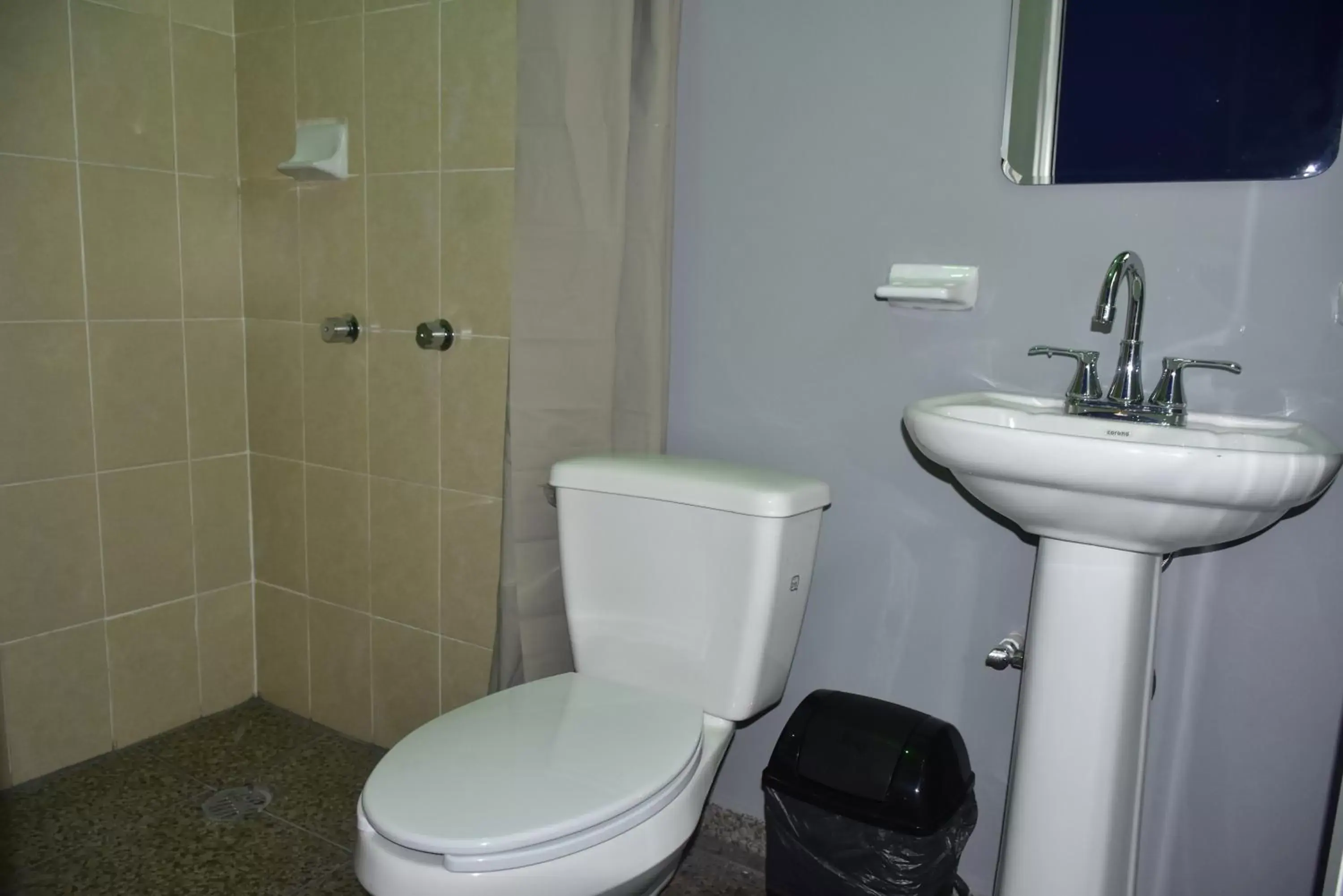 Toilet, Bathroom in Hotel Bacaanda