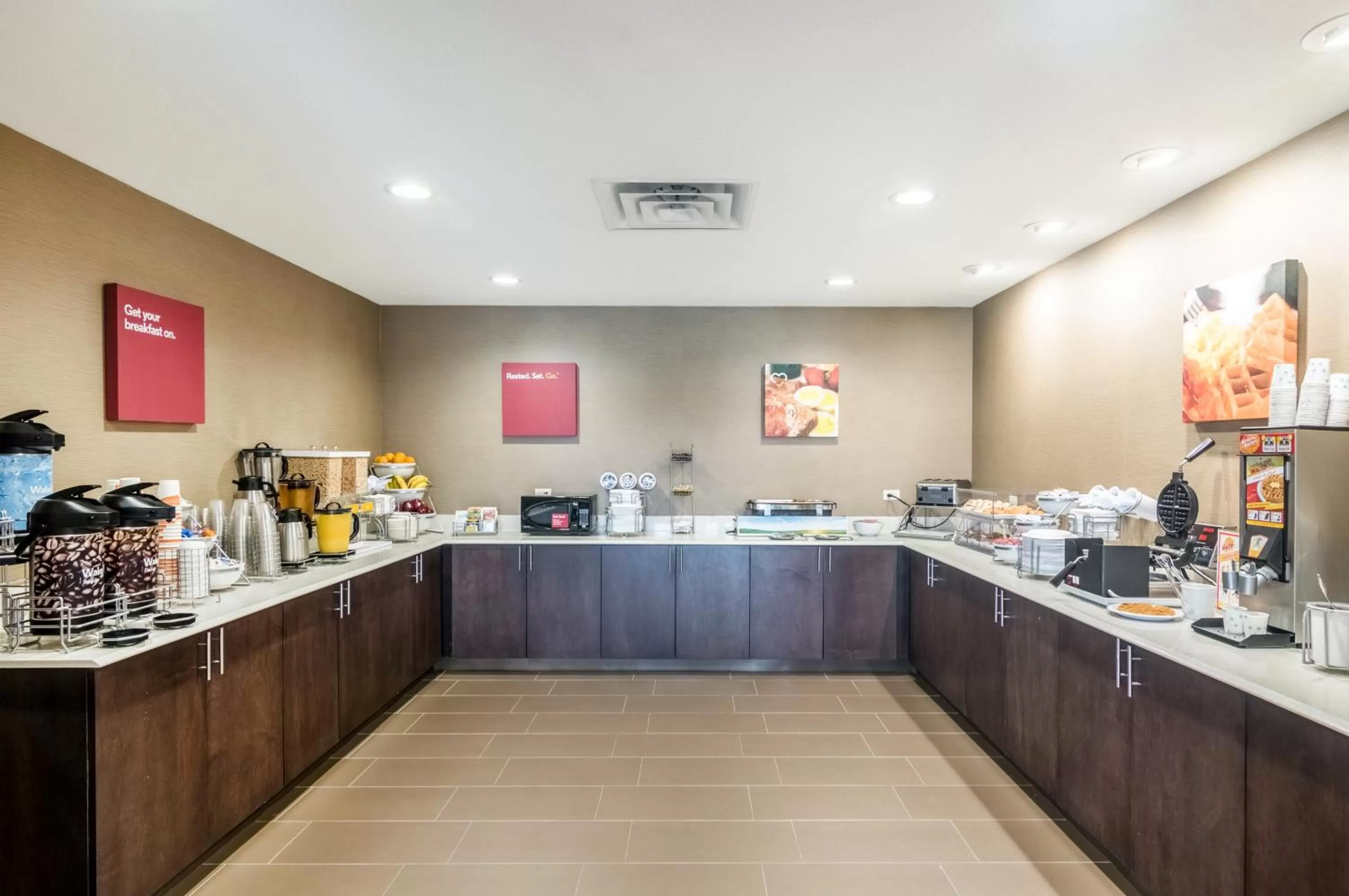 Coffee/tea facilities in Comfort Suites Meridian and I-40