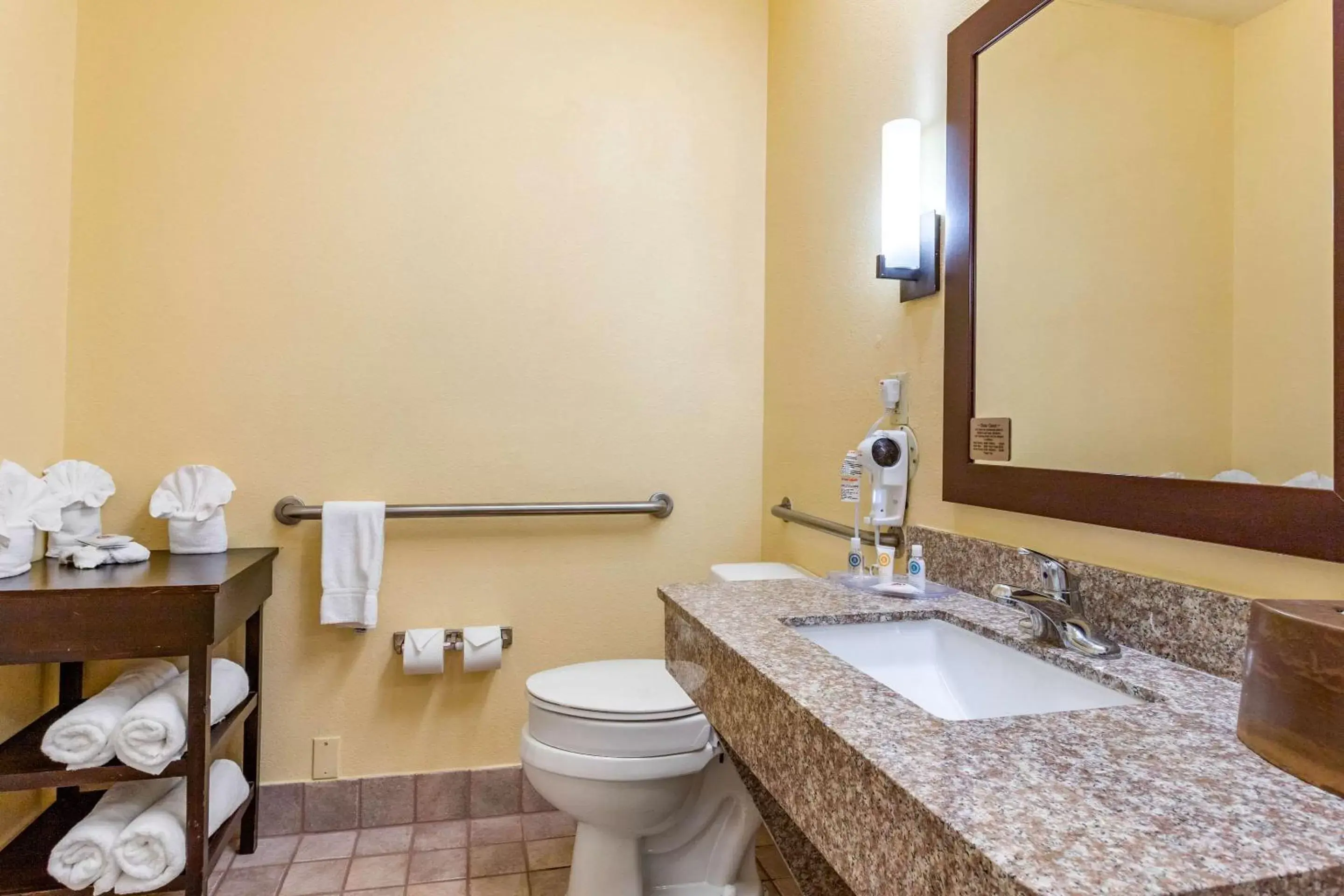 Bathroom in Comfort Suites Houston Galleria
