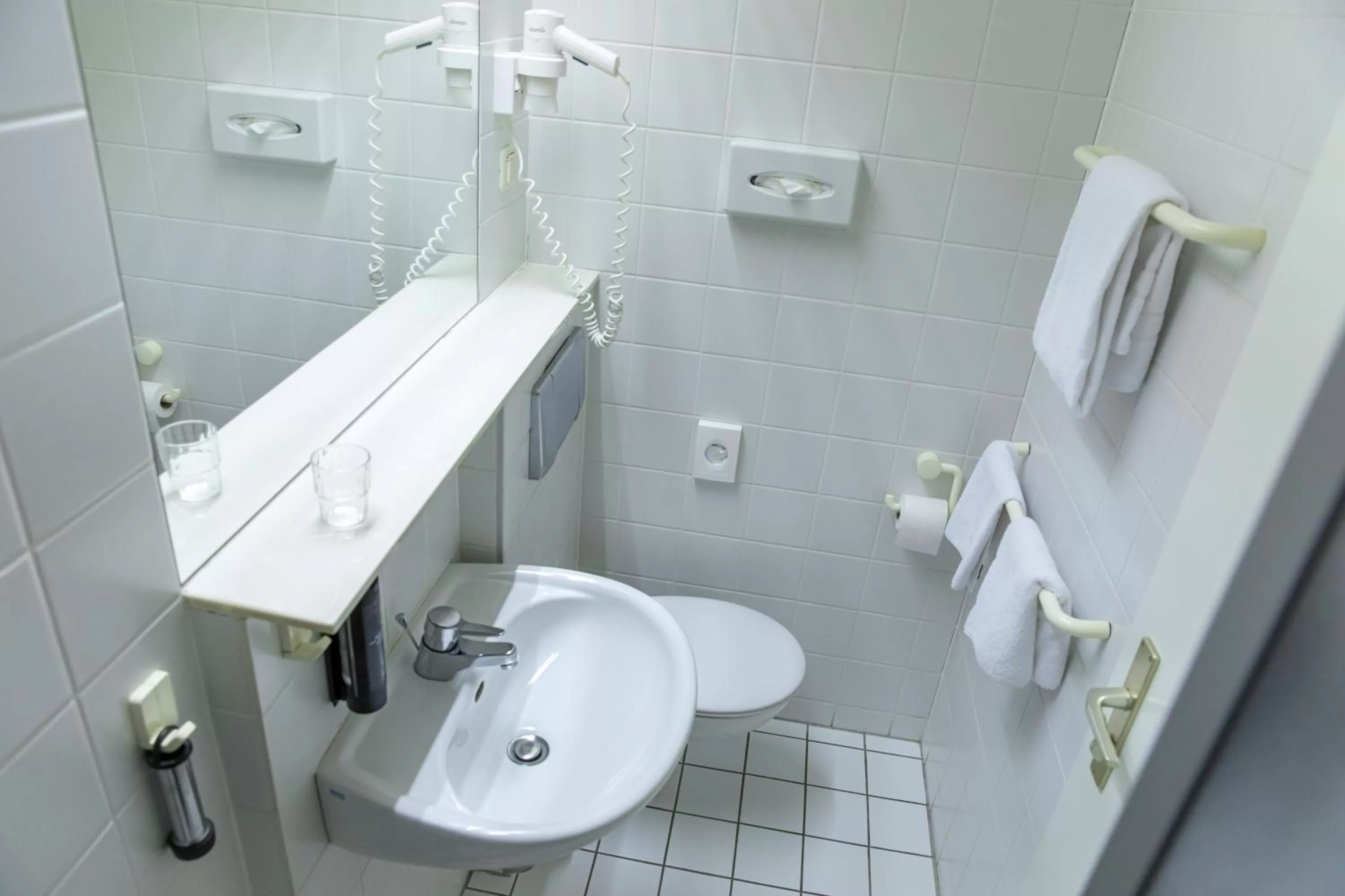 Bathroom in ACHAT Hotel Suhl