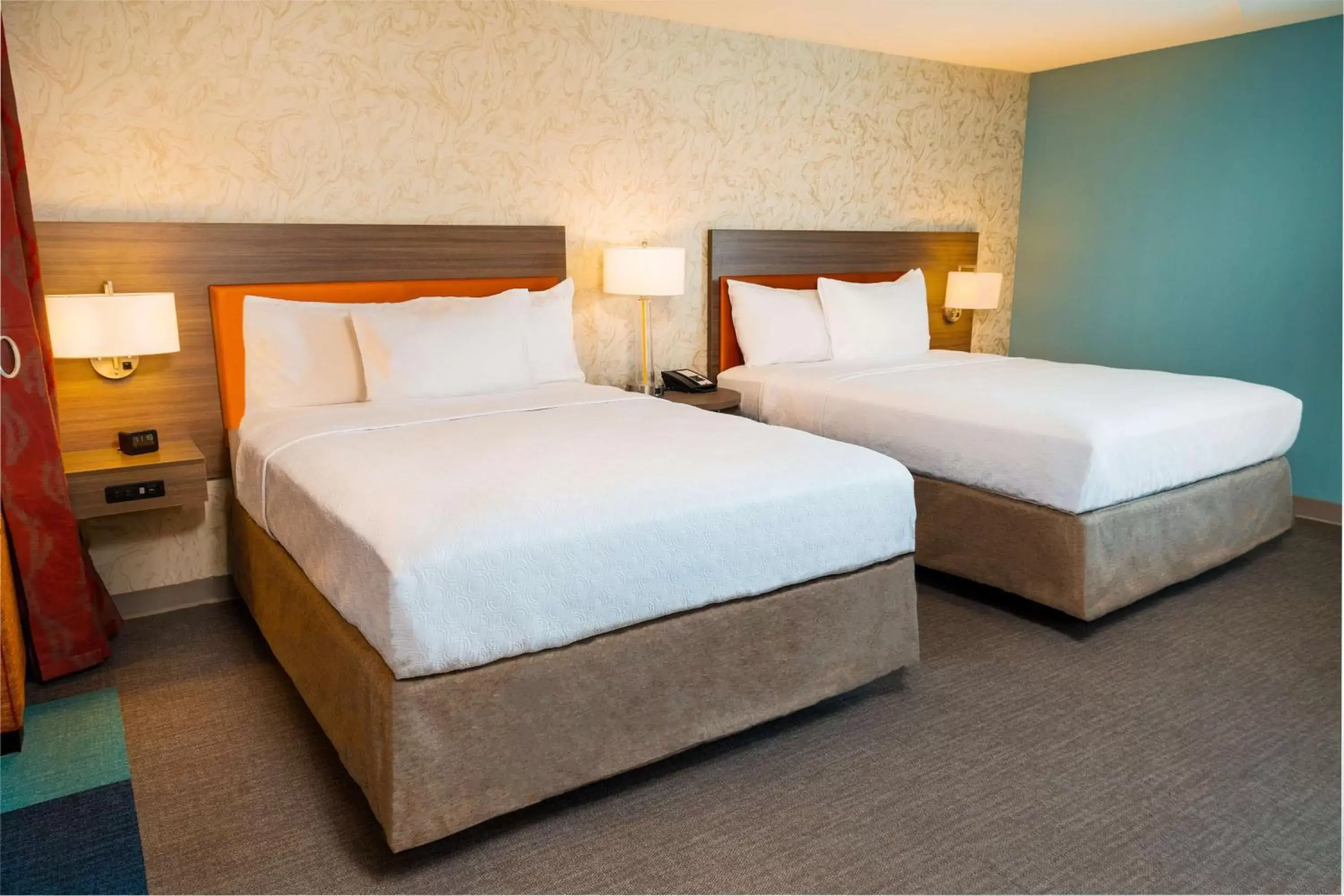 Bed in Home2 Suites Bakersfield Bed in Home2 Suites Bakersfield