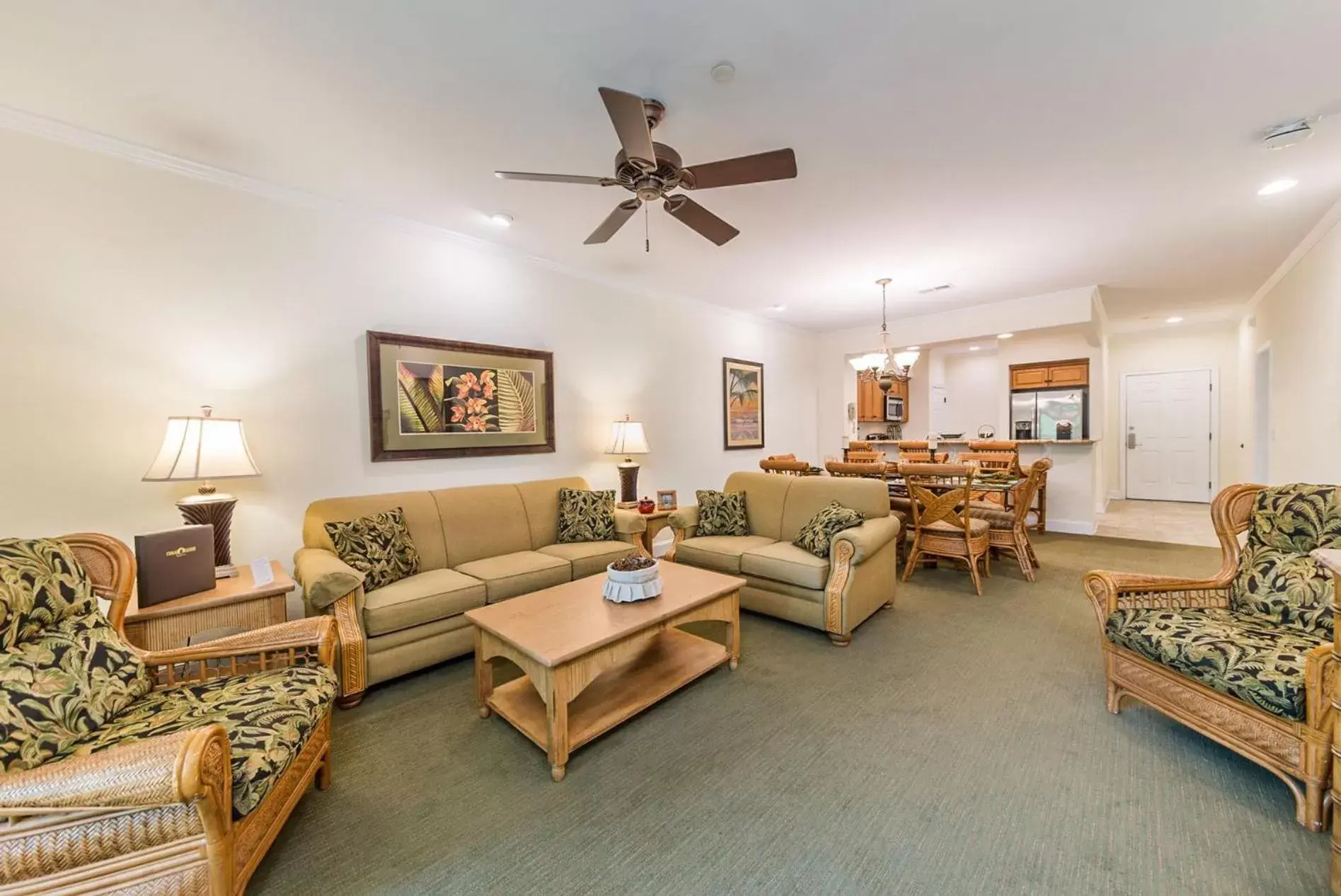 Living room, Seating Area in Coral Sands Resort by Palmera