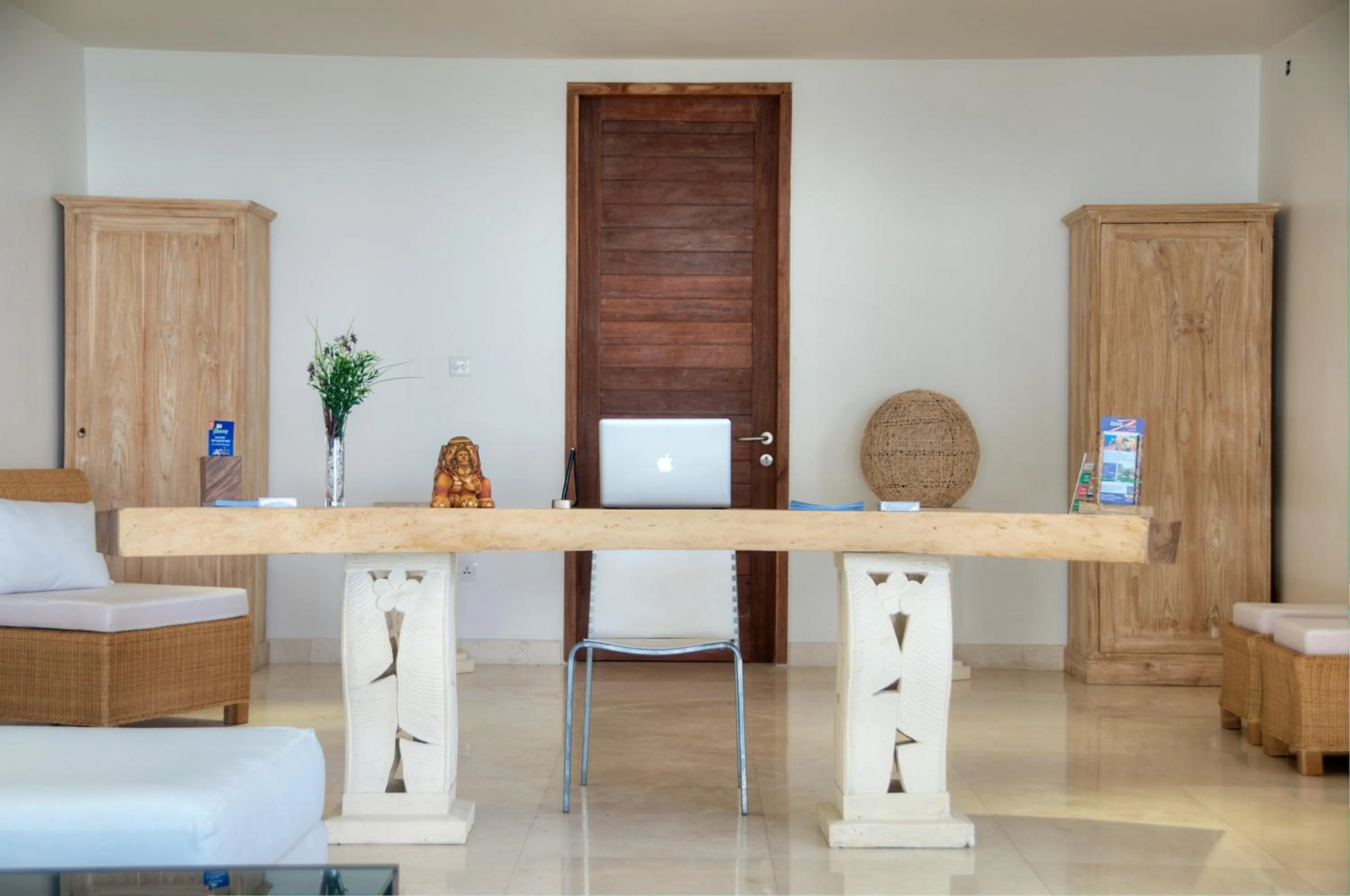 Lobby or reception in Kokomo Resort Gili Gede