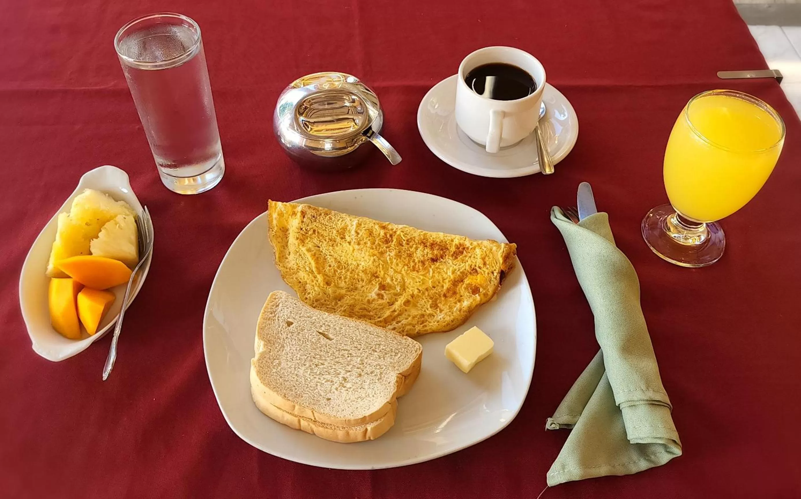Breakfast in Habitation Des Lauriers