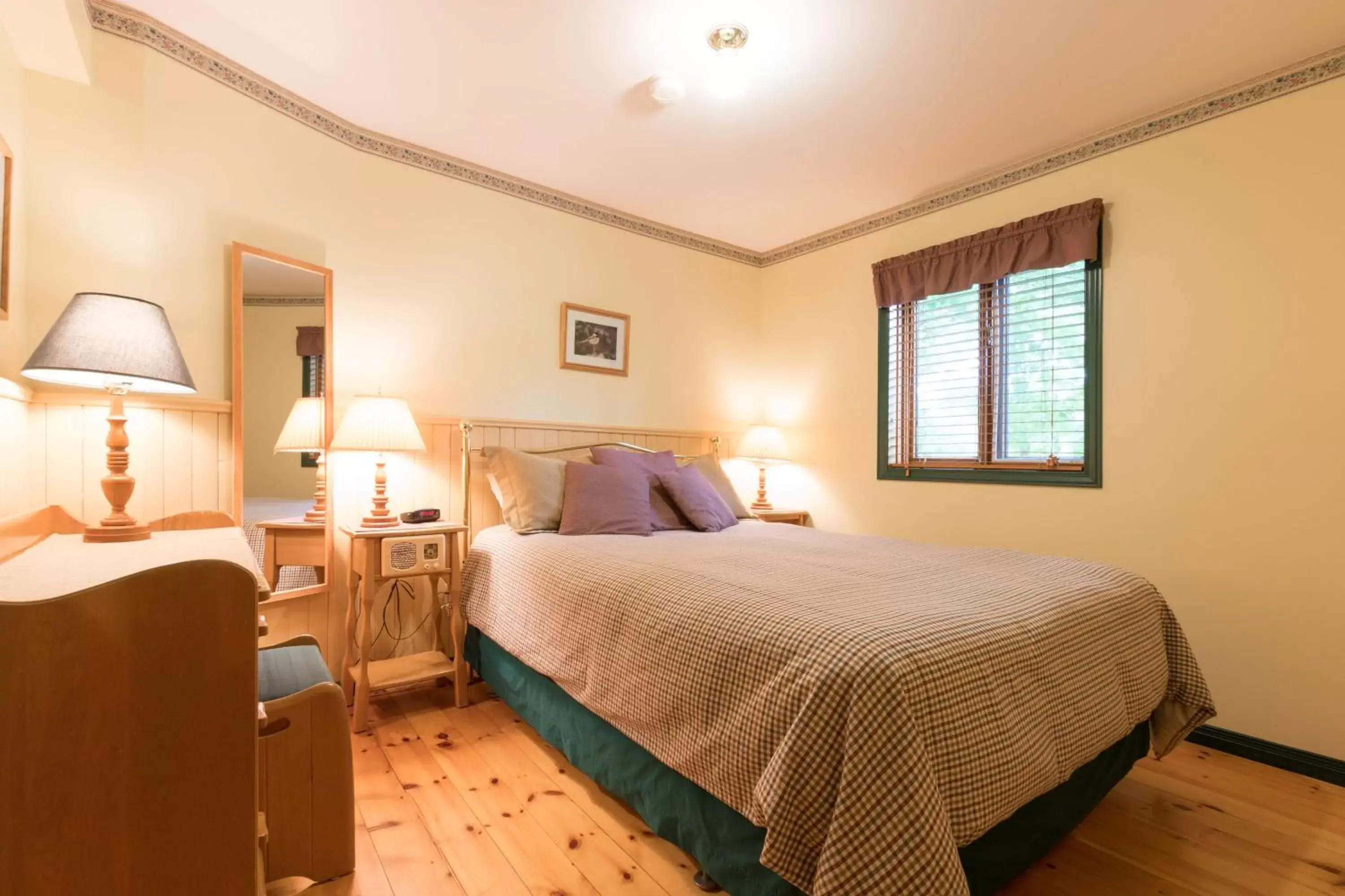 Bedroom, Bed in Auberge Le Lupin B&B-Self Check-in