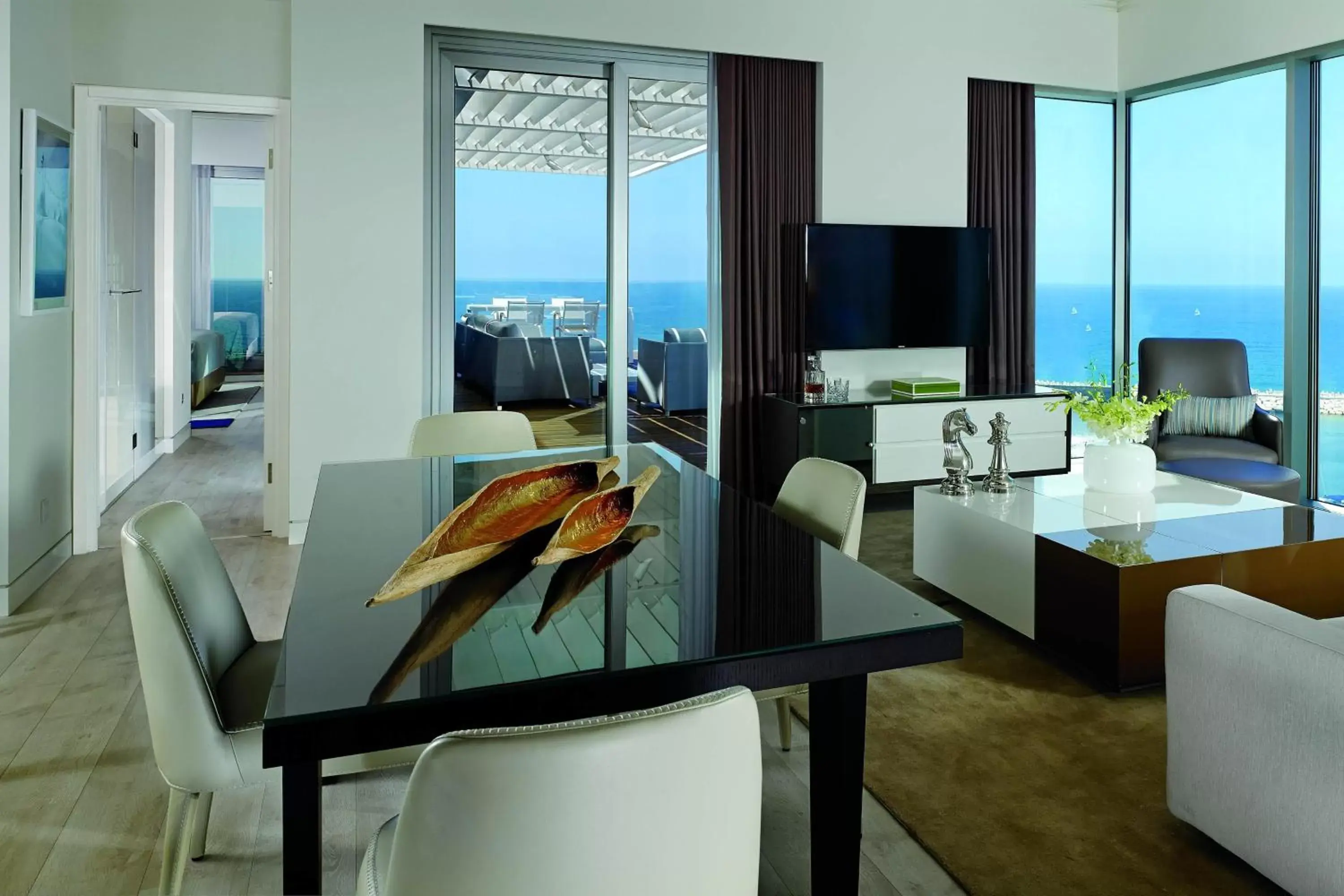 Bedroom in The Ritz-Carlton, Herzliya