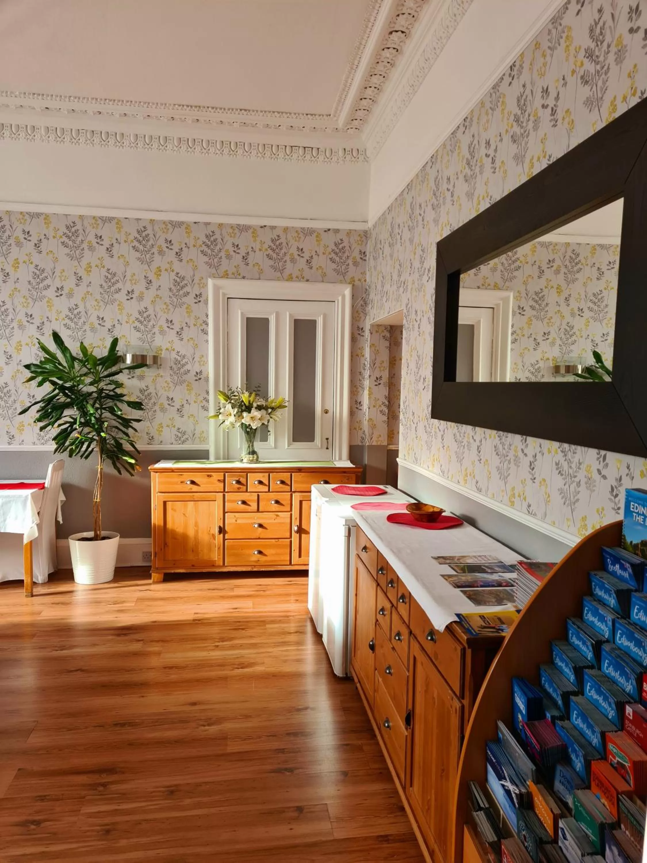 Seating area in Northumberland Hotel