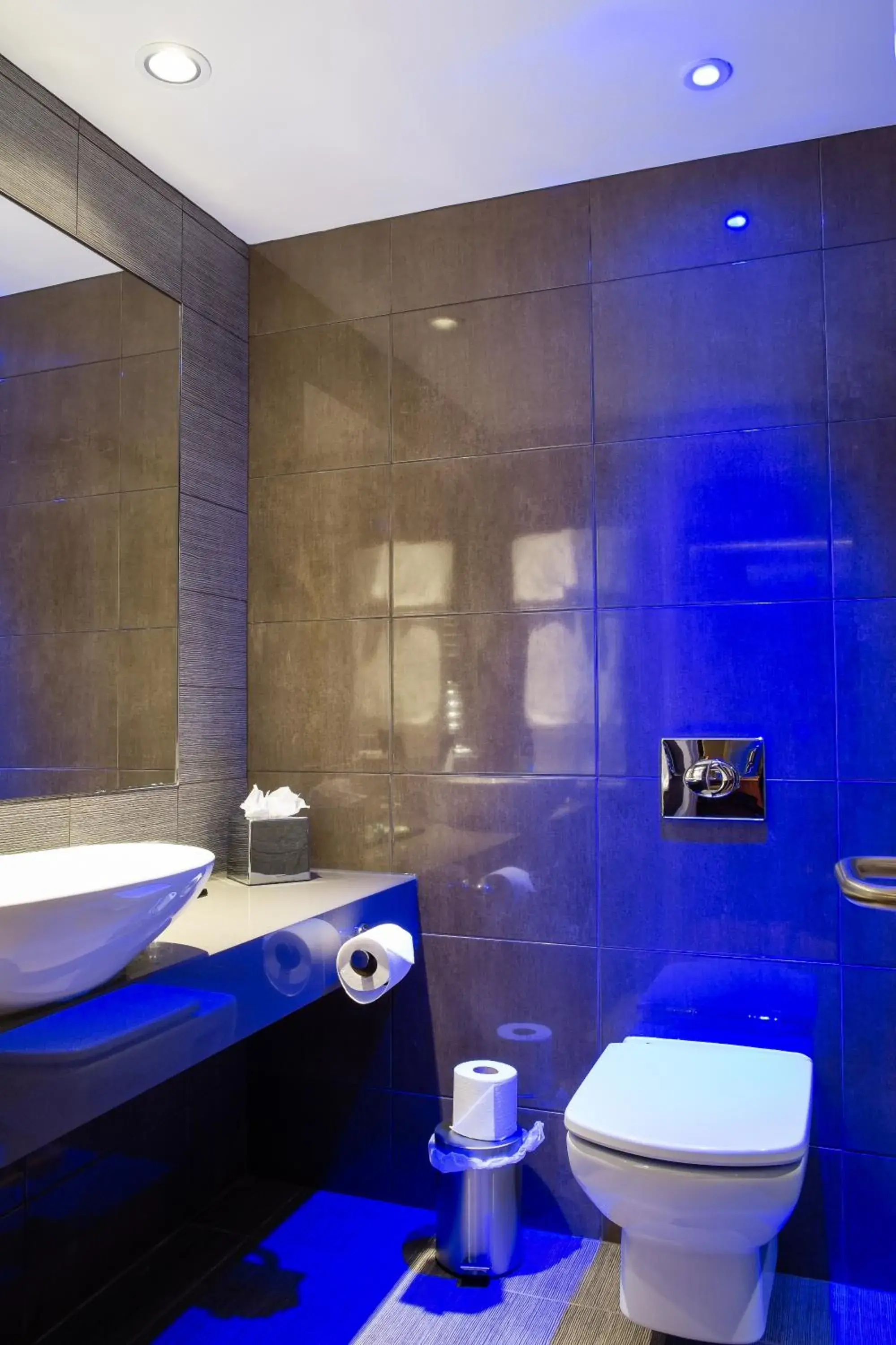 Bathroom in Lea Marston Hotel