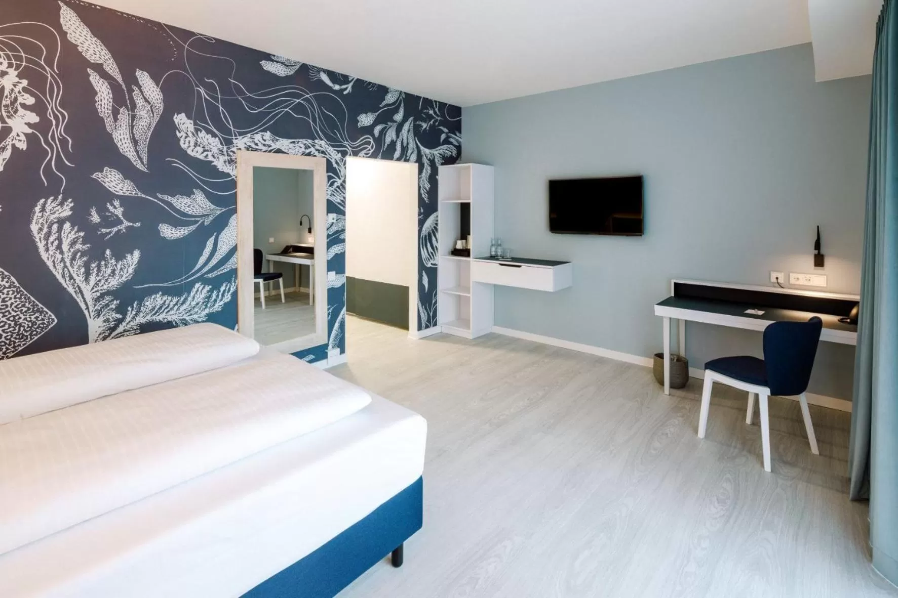 Facility for disabled guests, Bed in Hotel am Zoo