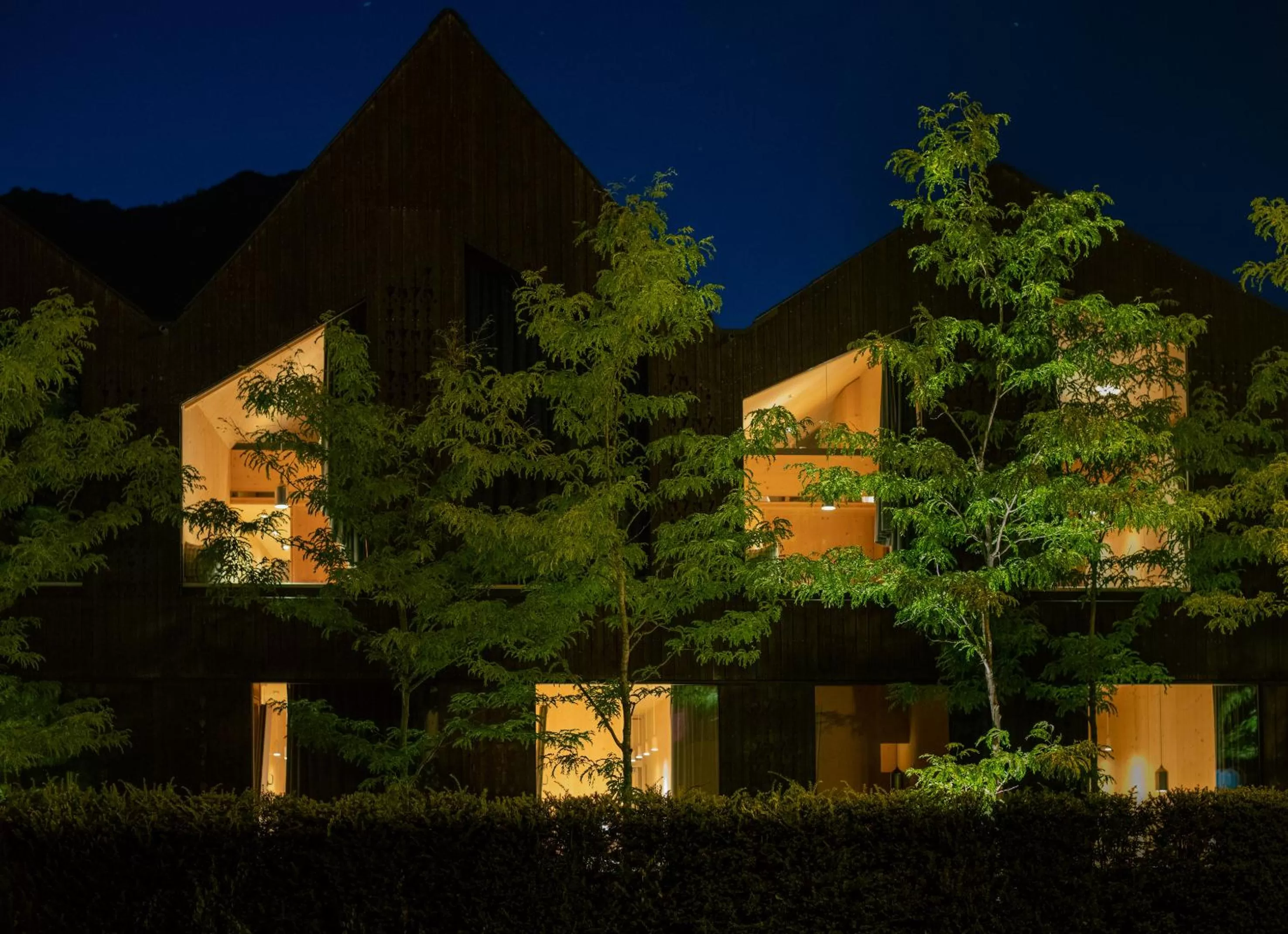 Property building in quartier - über Nacht in besonderer Architektur