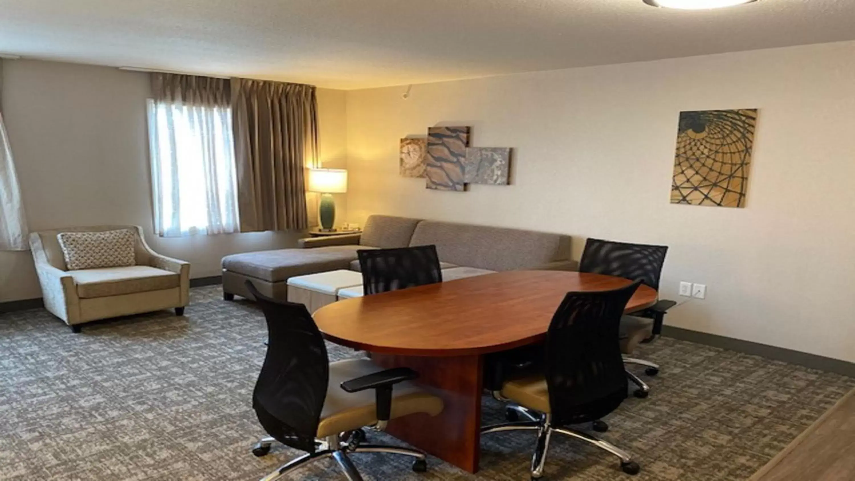 Photo of the whole room, Dining Area in Staybridge Suites - Calgary Airport, an IHG Hotel