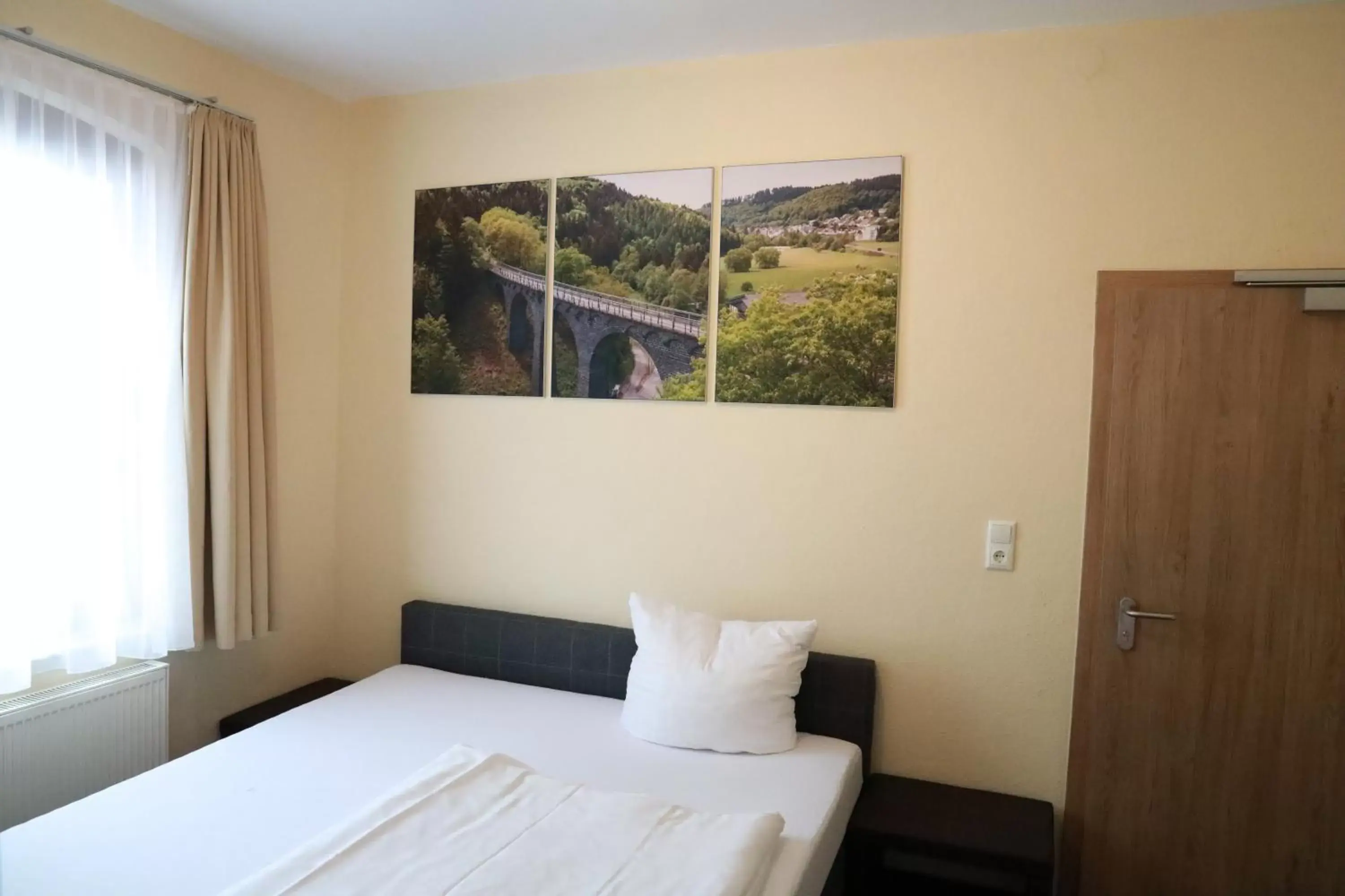 Bed in Beim Heines Bed in Beim Heines