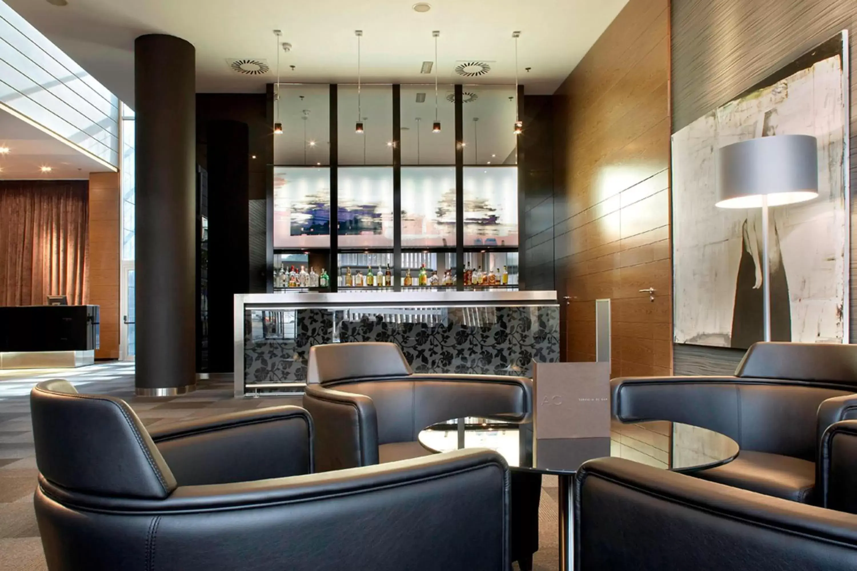 Restaurant/places to eat, Lounge/Bar in AC Hotel Som by Marriott