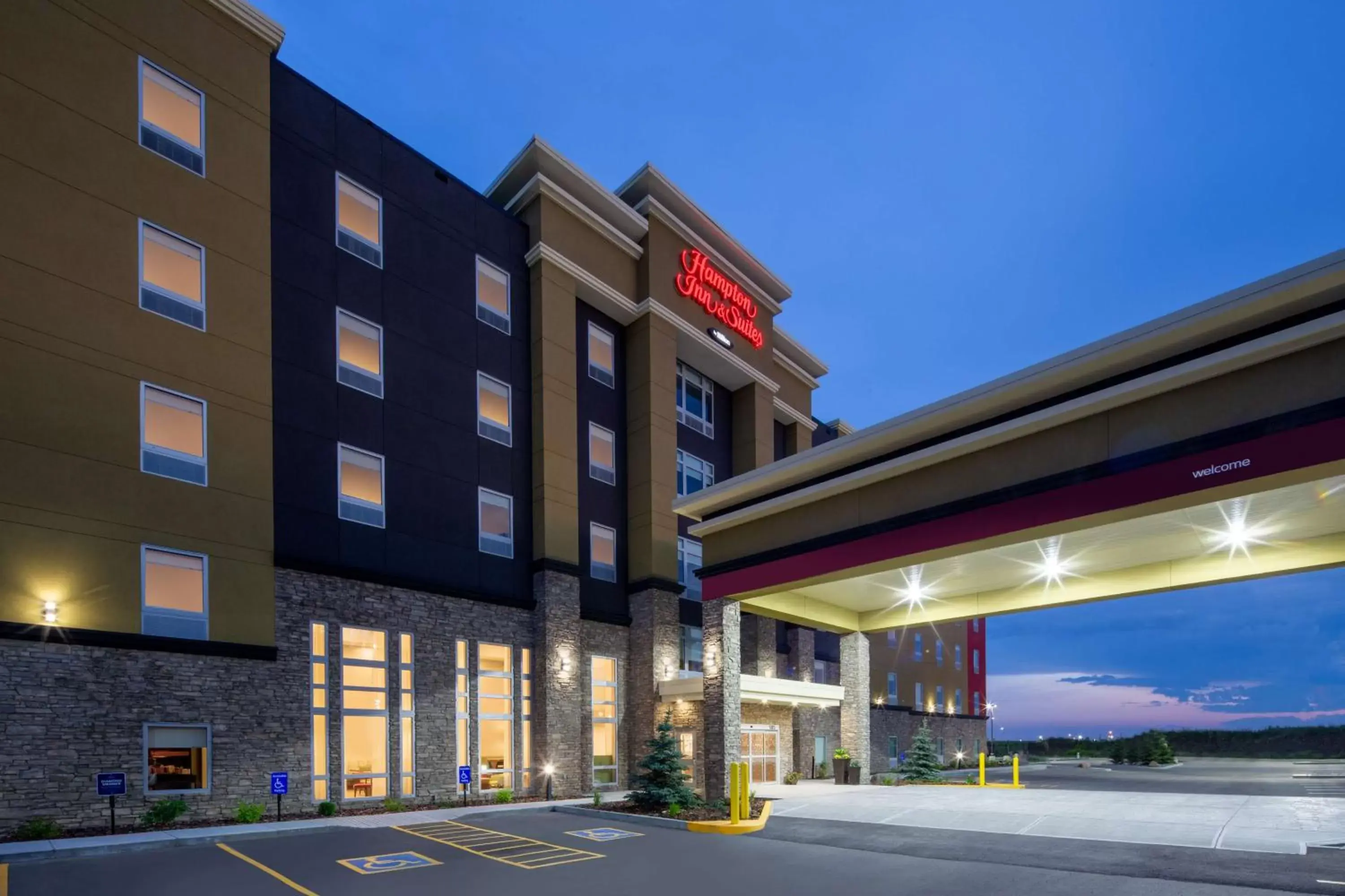 Property building in Hampton Inn & Suites Edmonton St. Albert, Ab Property building in Hampton Inn & Suites Edmonton St. Albert, Ab