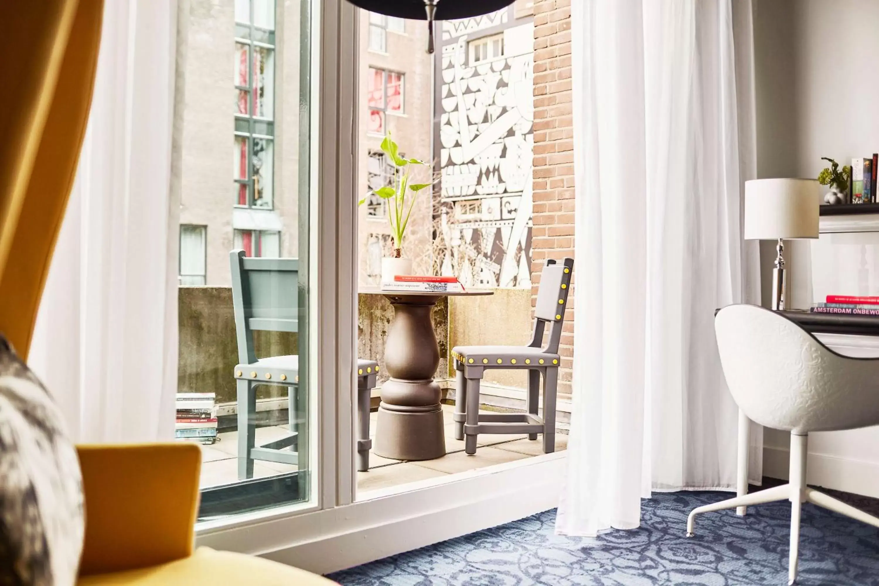 Photo of the whole room in Andaz Amsterdam Prinsengracht - a concept by Hyatt
