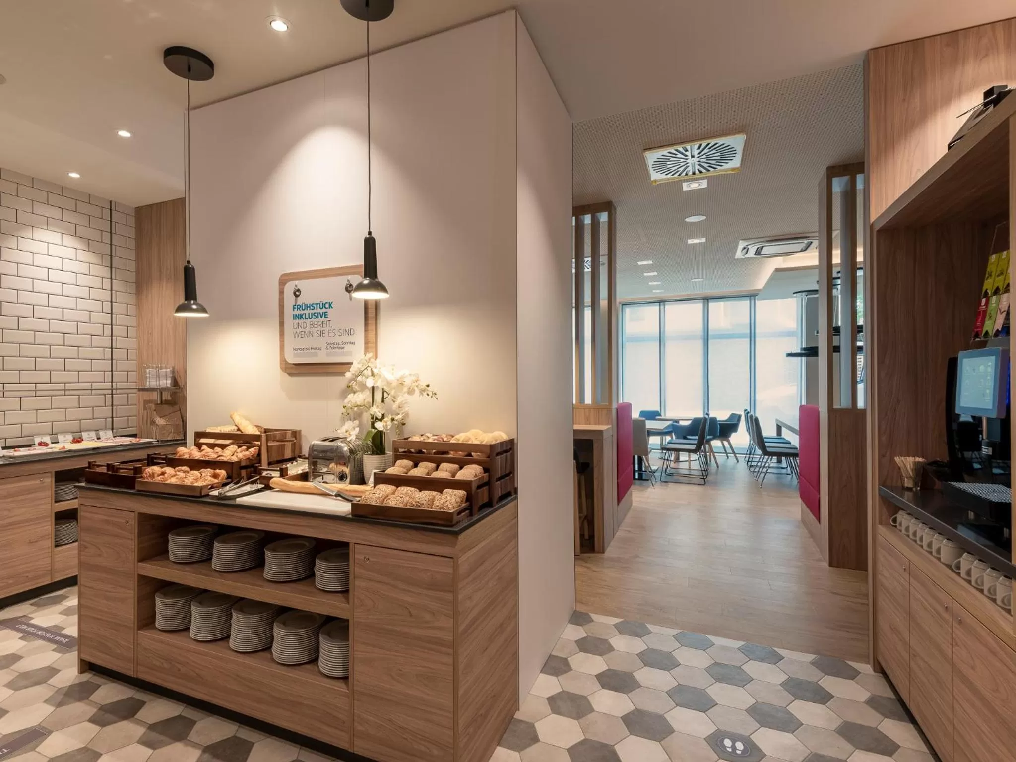 Restaurant/places to eat in Holiday Inn Express - Offenbach by IHG