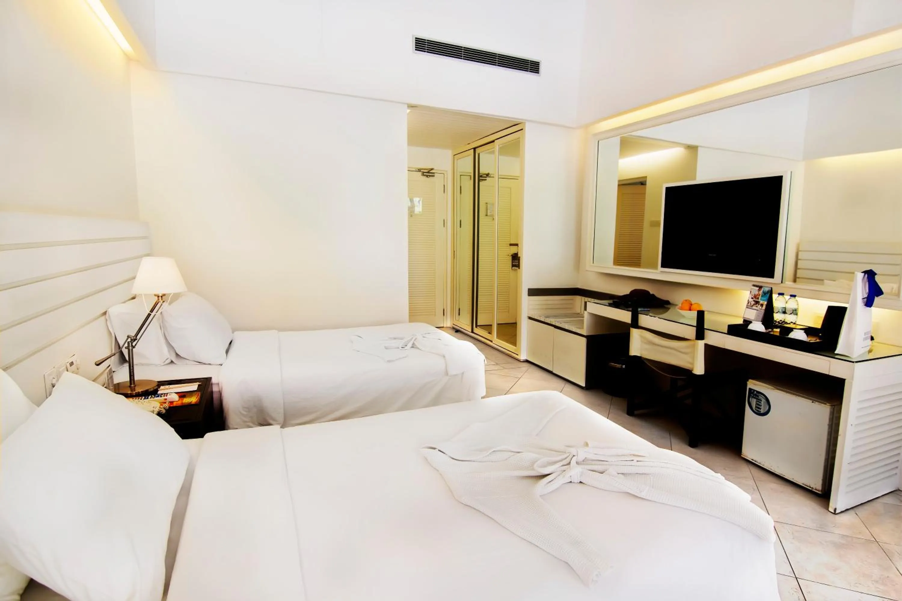 Bed in Nongsa Point Marina