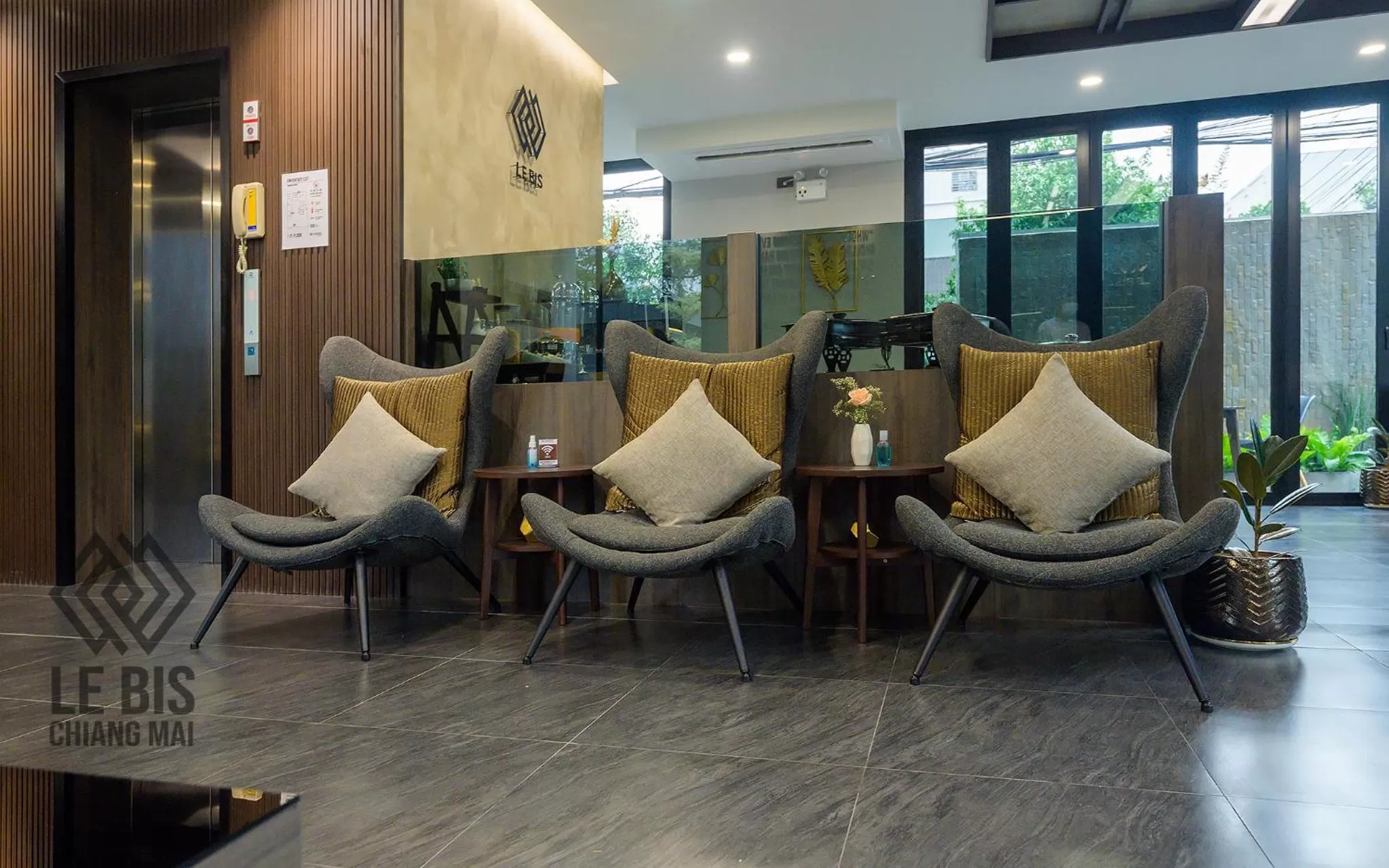 Seating area in Le Bis Hotel