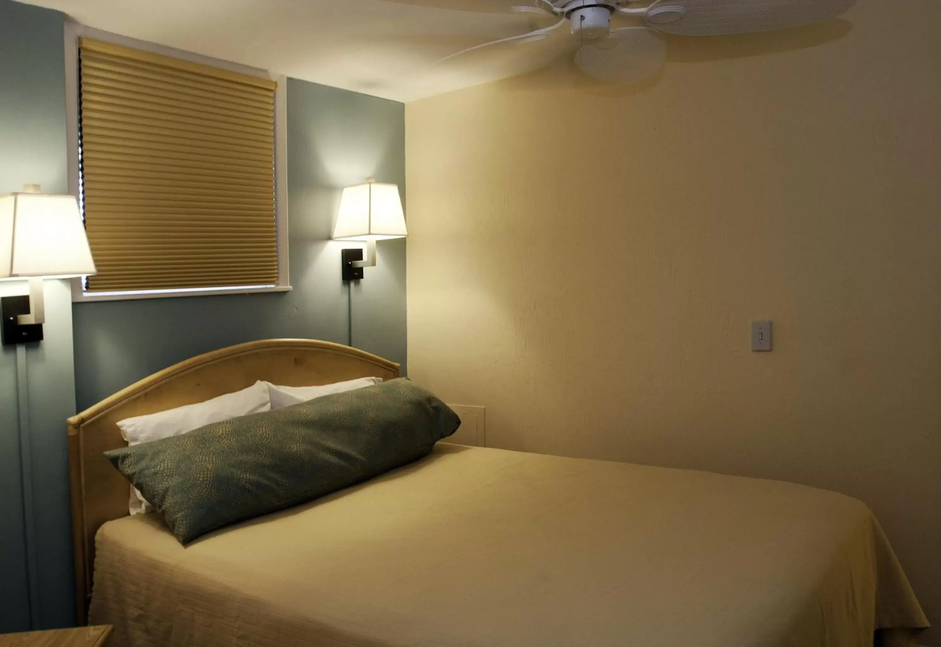 Bed in Sea Club IV Resort