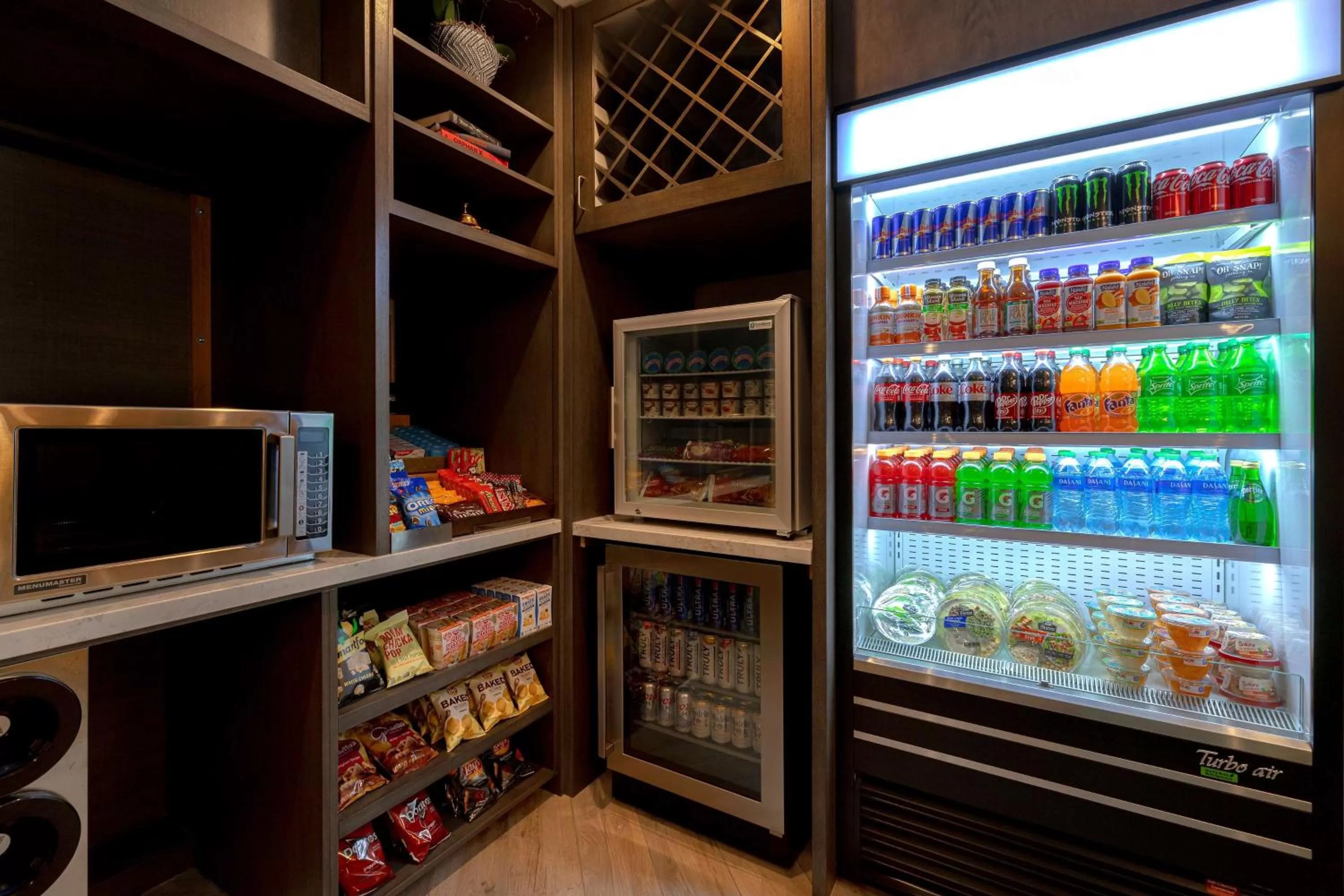 Restaurant/places to eat in Doubletree By Hilton Palmdale, Ca