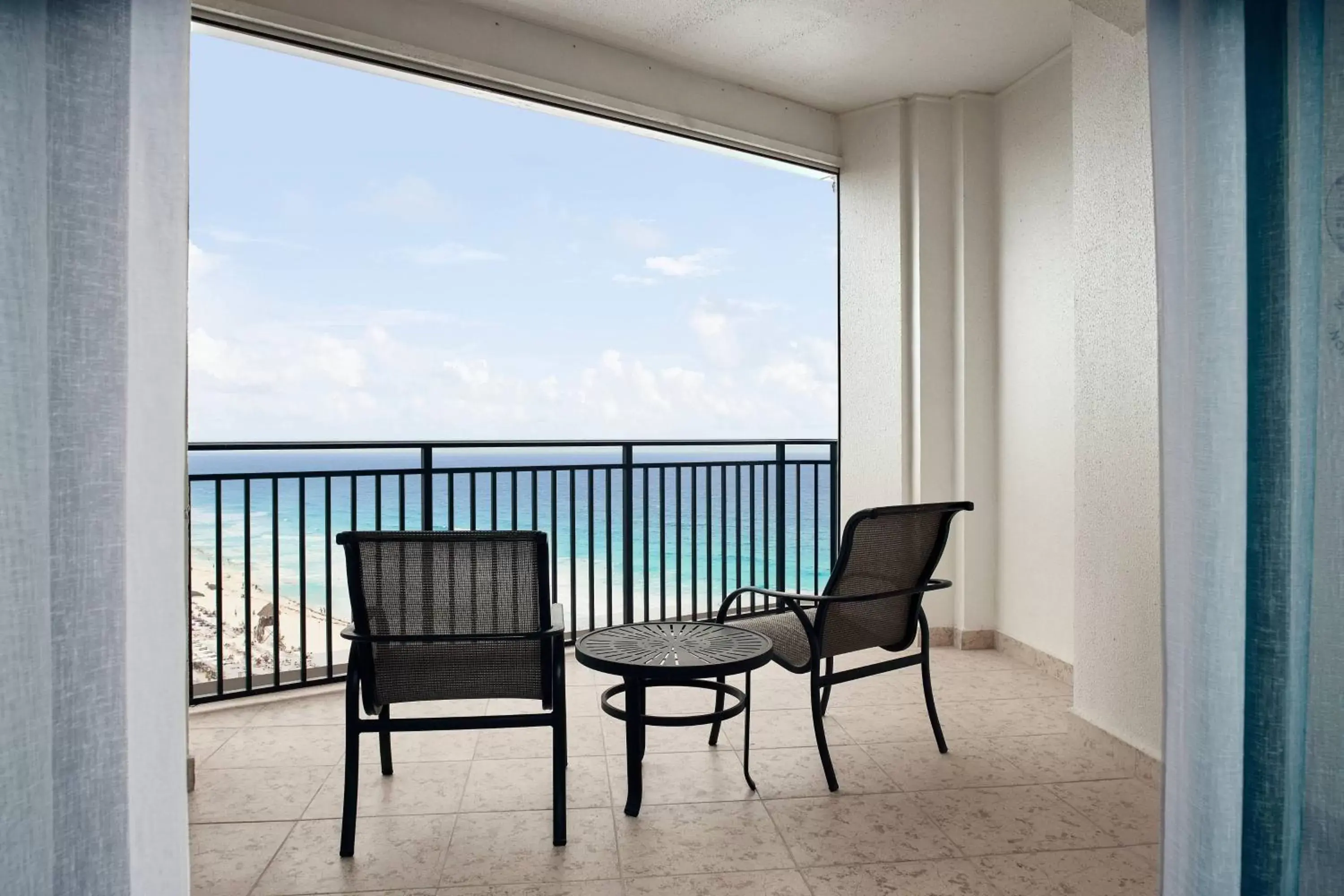 Photo of the whole room in JW Marriott Cancun Resort & Spa