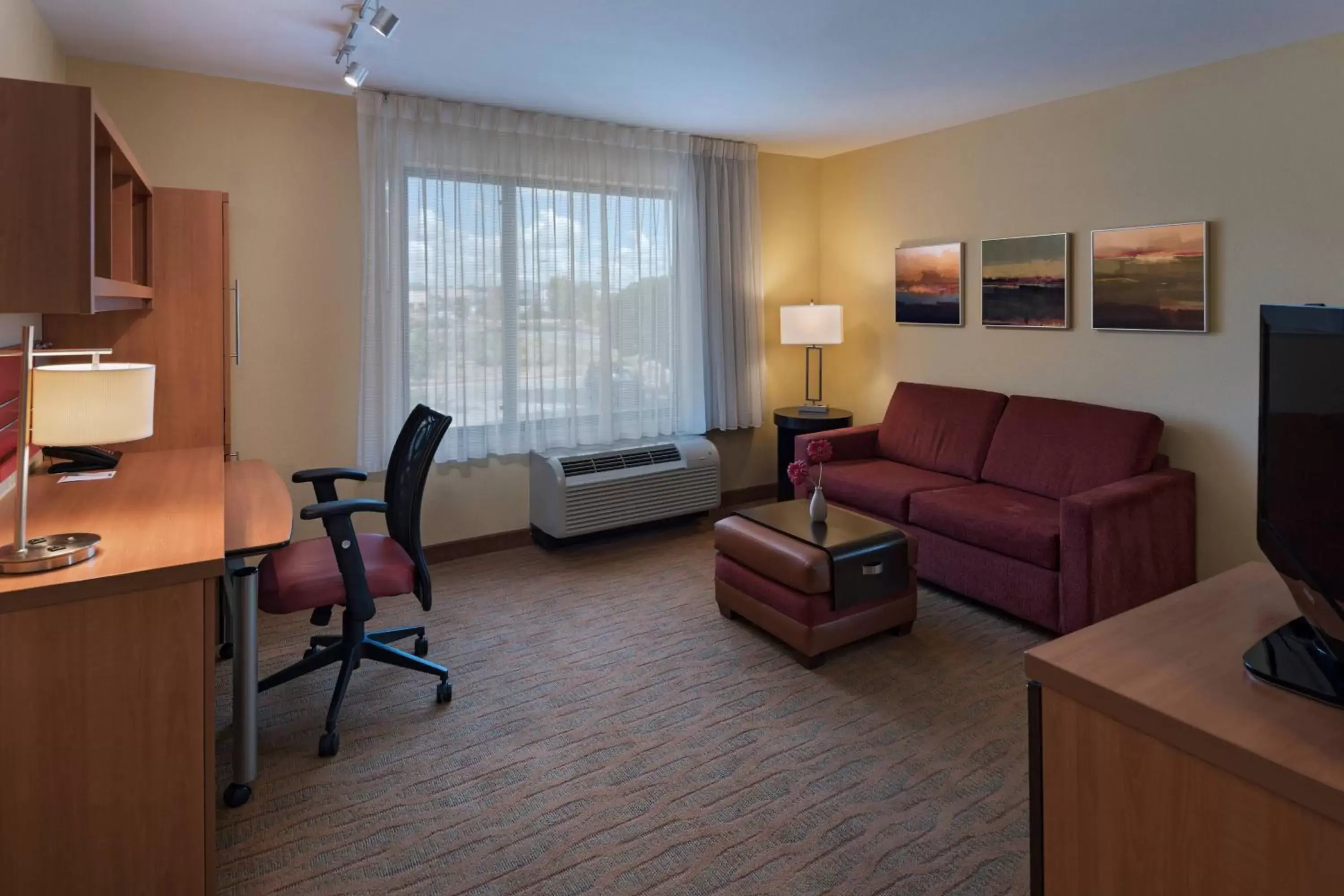 Living room, Seating Area in TownePlace Suites by Marriott Albuquerque North