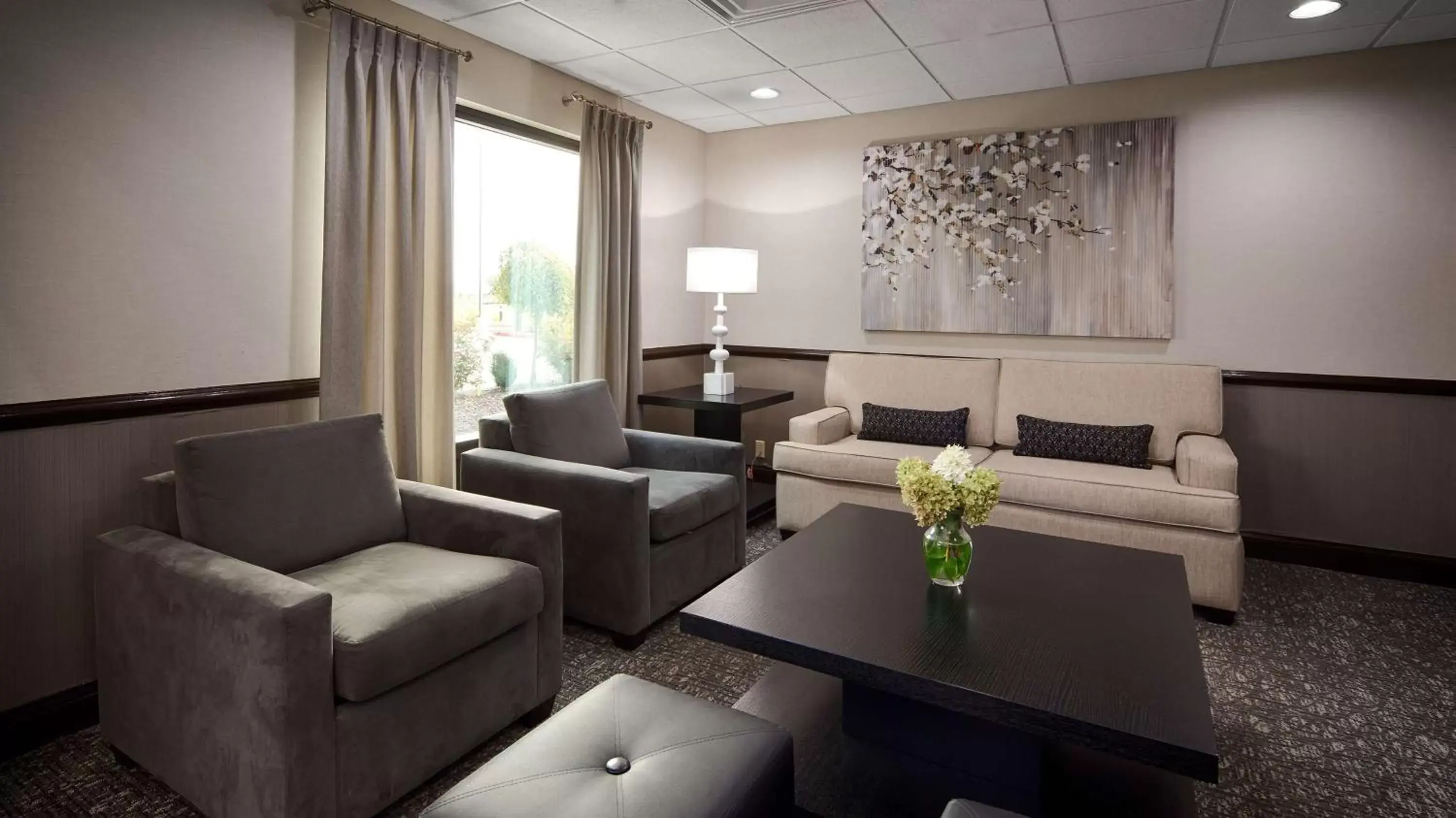 Lobby or reception, Seating Area in Best Western Suites Columbus