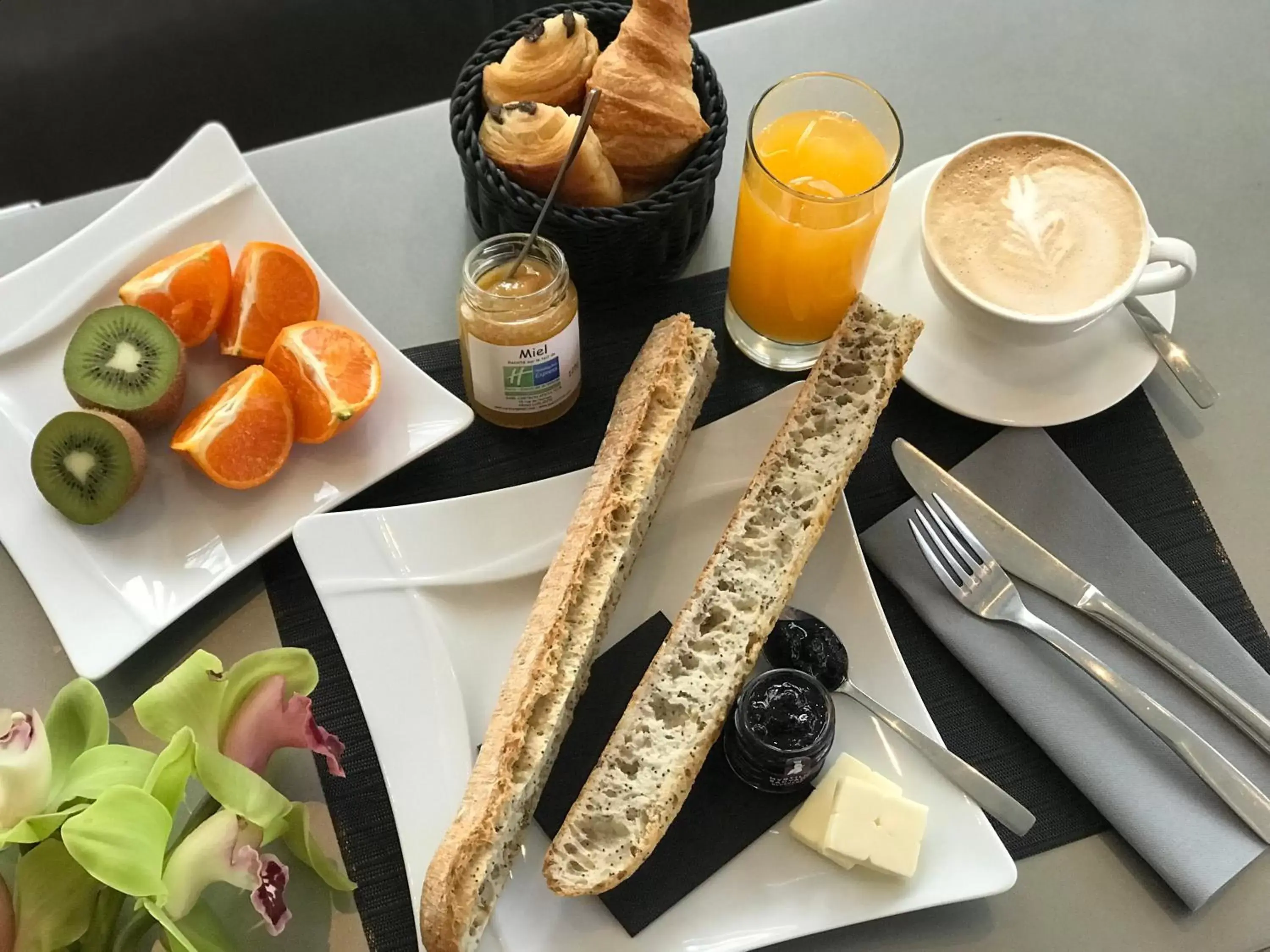 Breakfast in Holiday Inn Express Paris-Canal De La Villette, an IHG Hotel