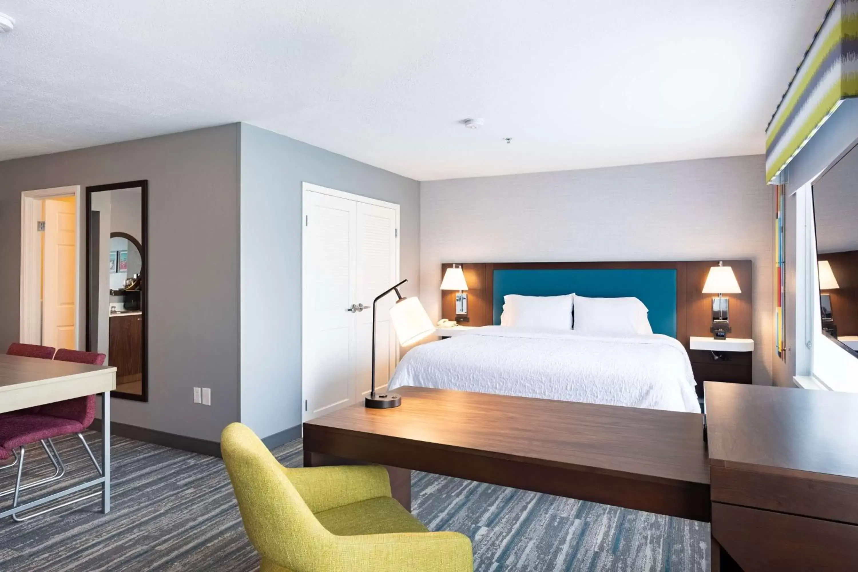 Bedroom, Bed in Hampton Inn & Suites Salt Lake City Airport