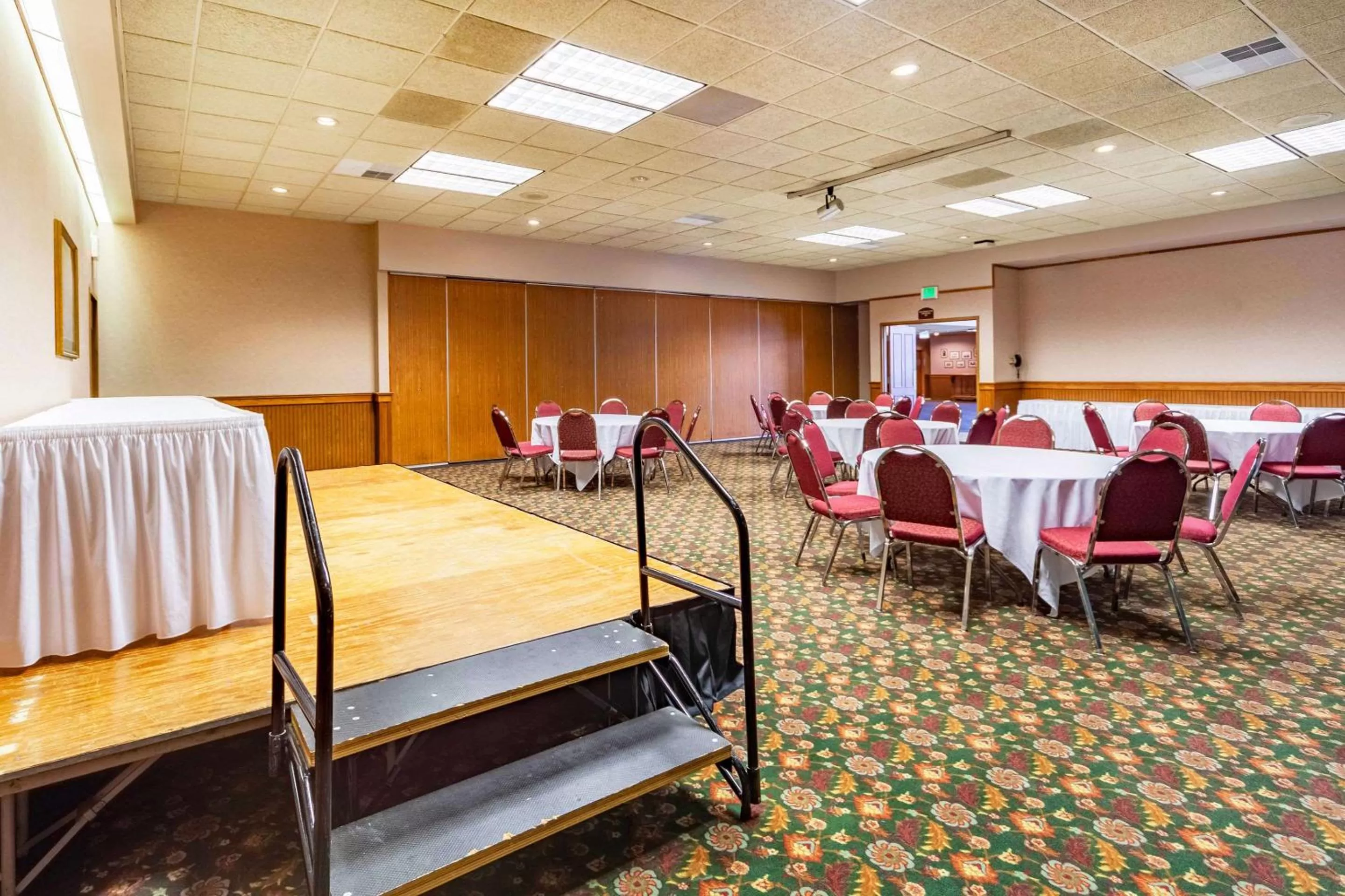 Meeting/conference room in Suburban Studios I-80 Grand Island