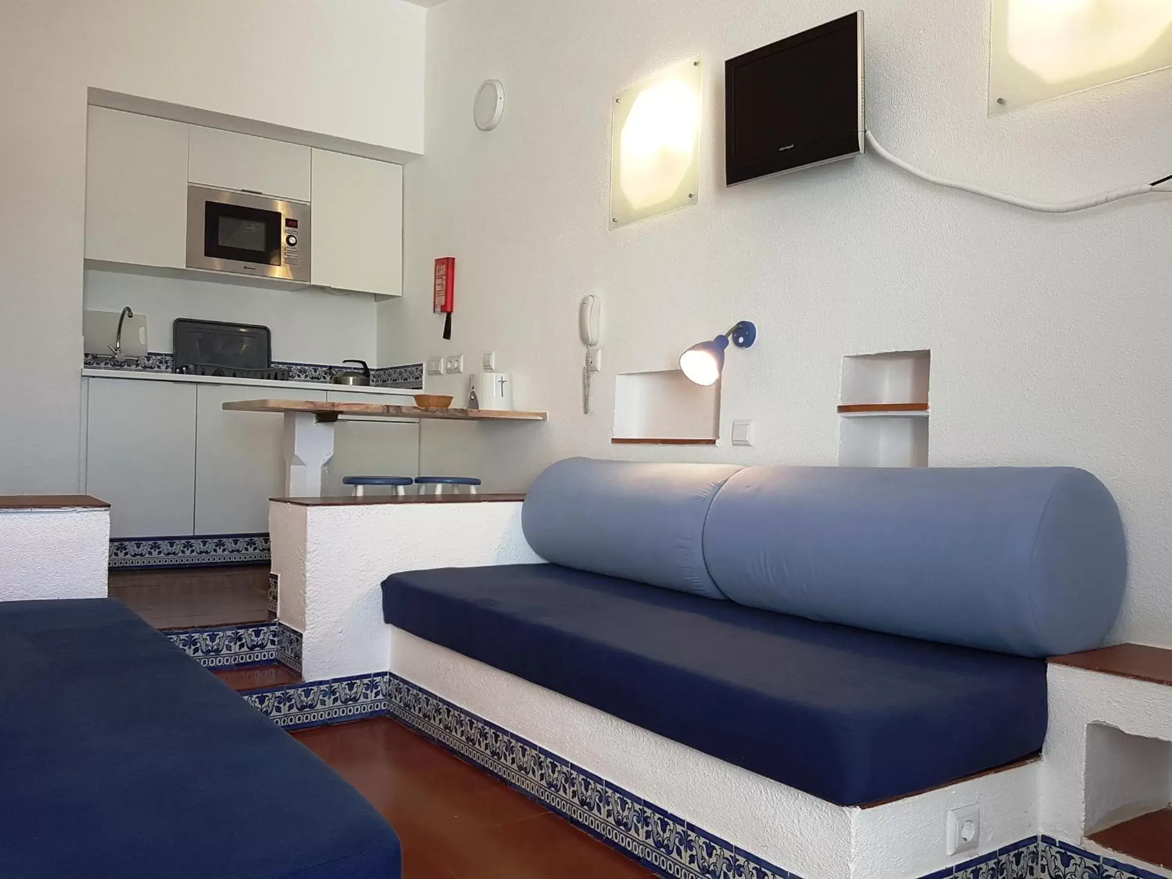Kitchen or kitchenette, Seating Area in Apartamentos Turisticos Soldoiro