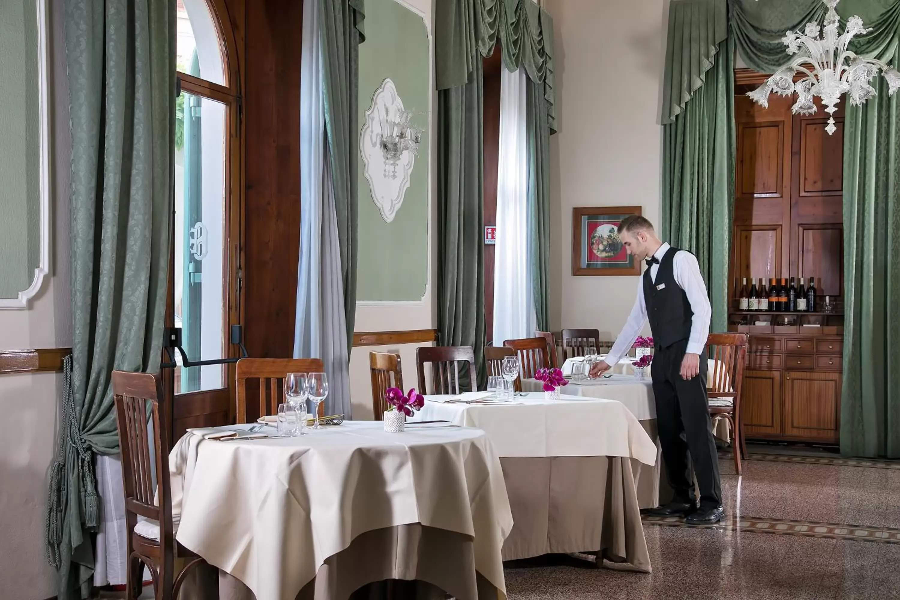 Restaurant/Places to Eat in Hotel Ercolini & Savi