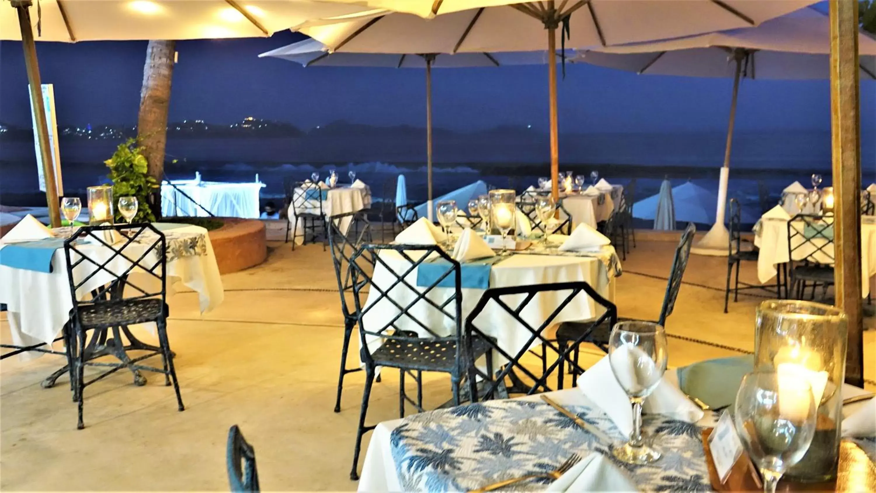 Restaurant/Places to Eat in Mar Celeste