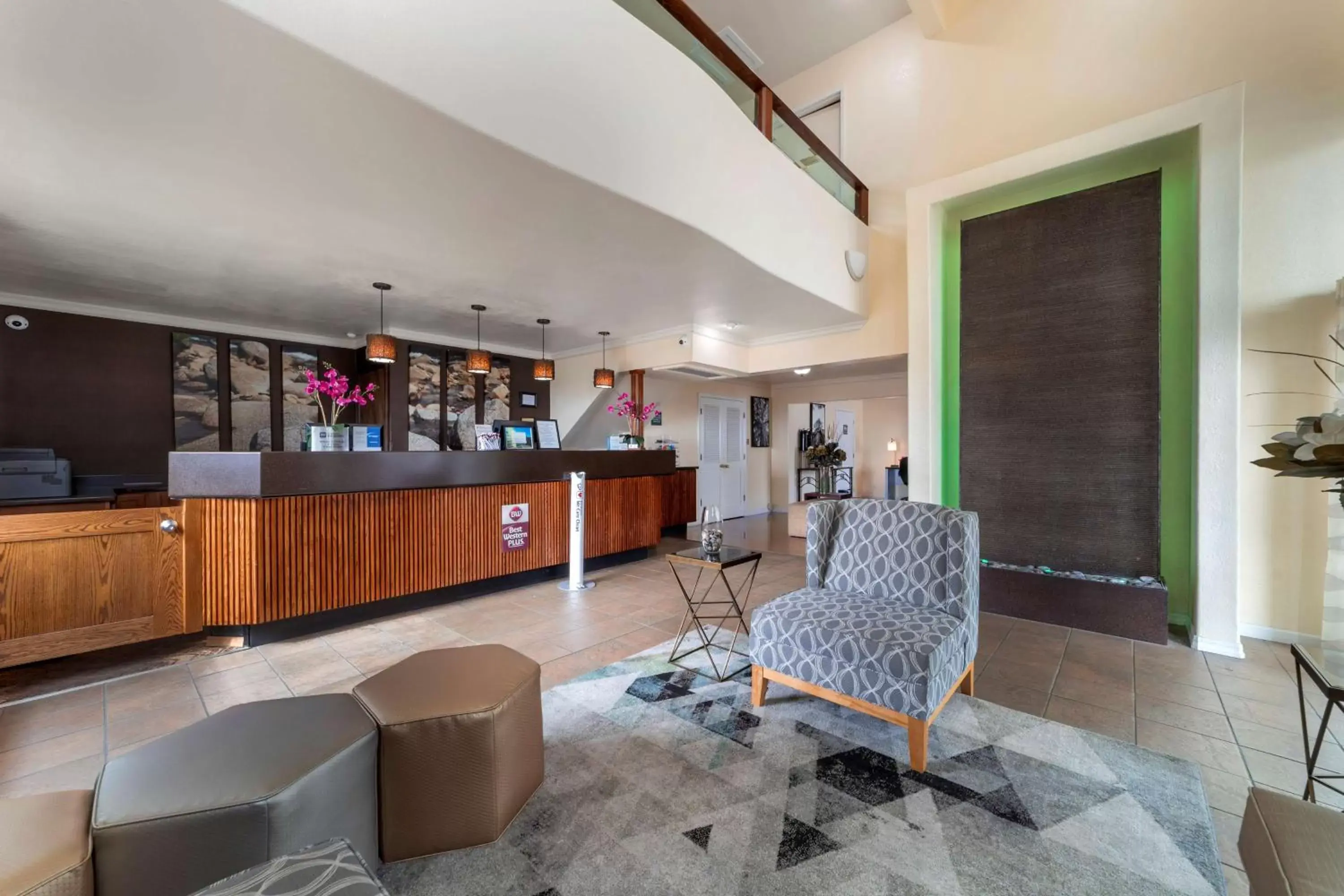 Lobby or reception in Best Western Plus Northwoods Inn Lobby or reception in Best Western Plus Northwoods Inn