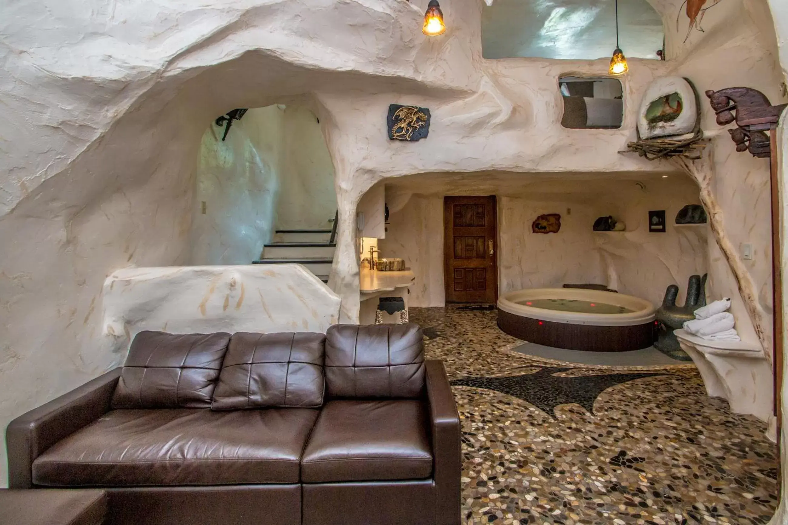Hot Tub, Seating Area in Adventure Suites