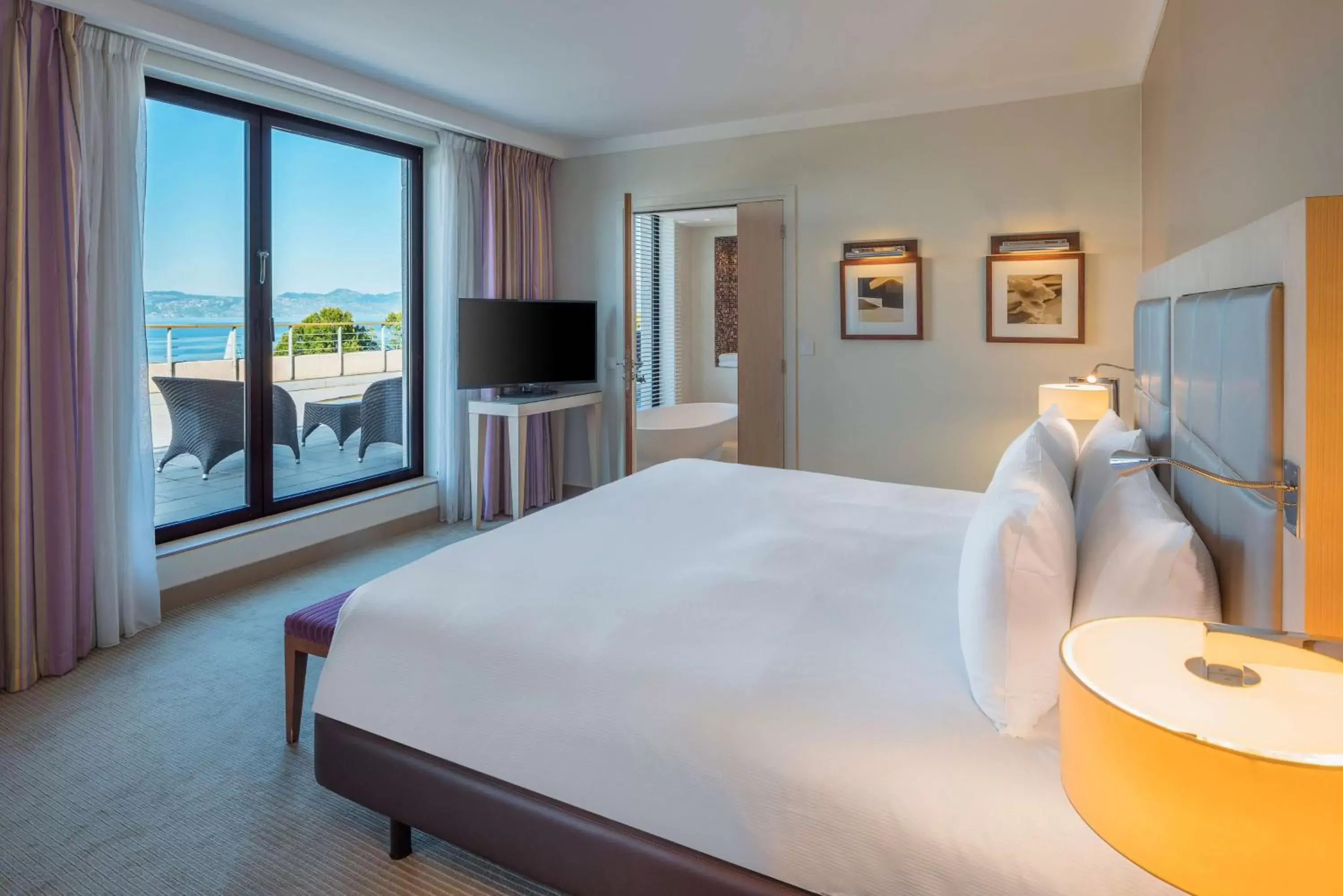 Bed in Hilton Evian Les Bains