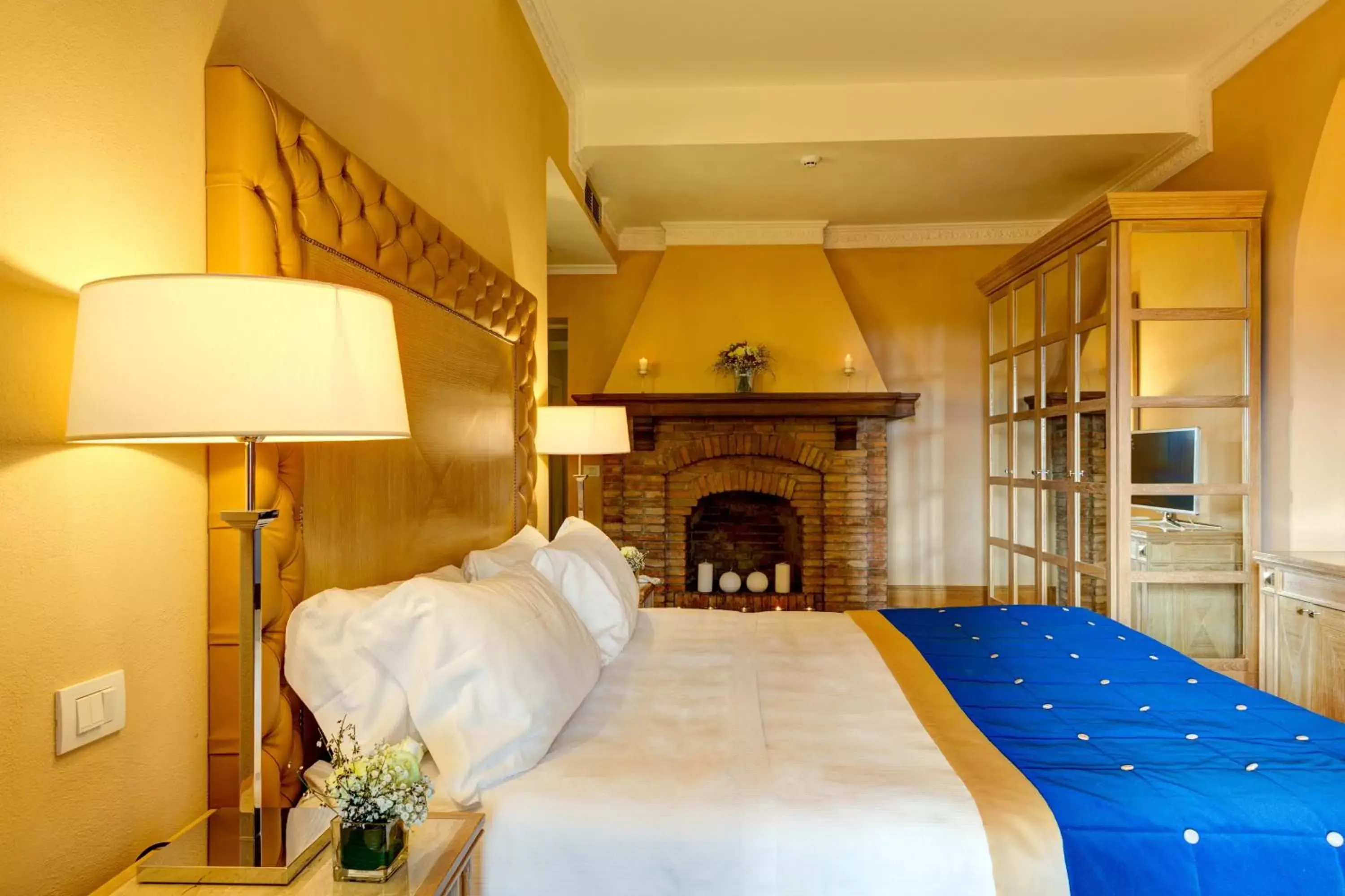 Decorative detail, Bed in Villa Tolomei Hotel & Resort