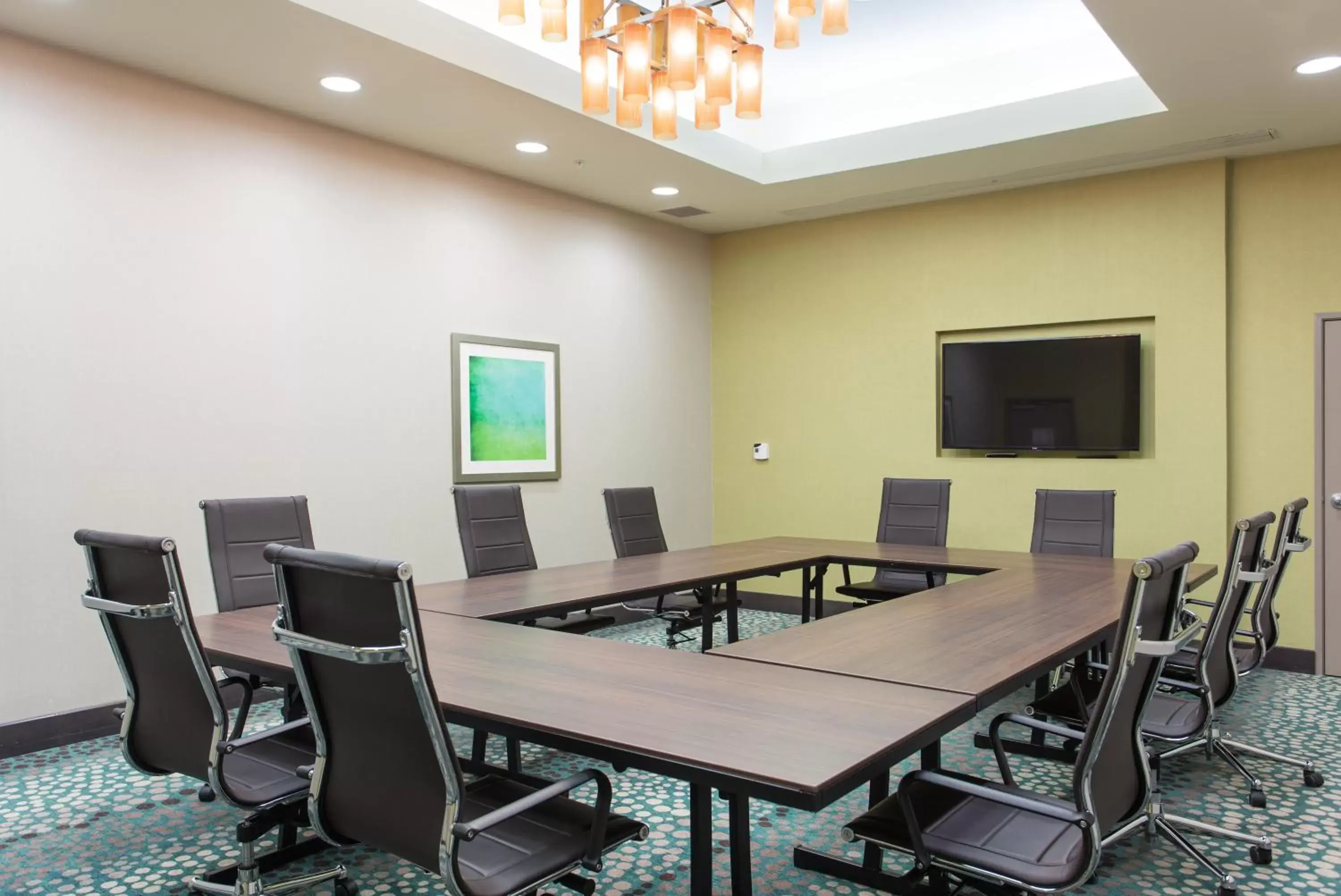 Meeting/conference room in Holiday Inn Texarkana Arkansas Convention Center, an IHG Hotel