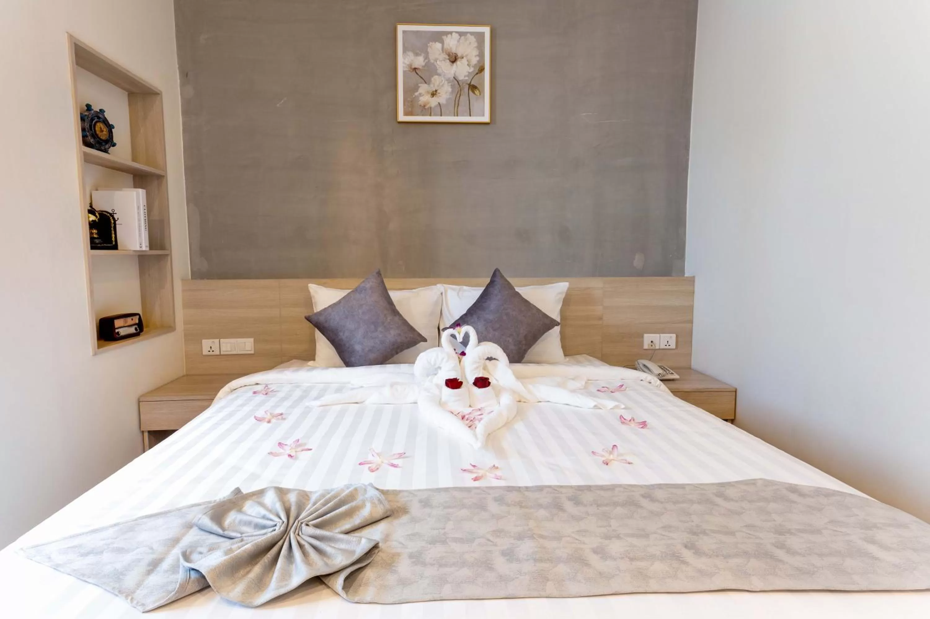 Photo of the whole room, Bed in Joli Hotel