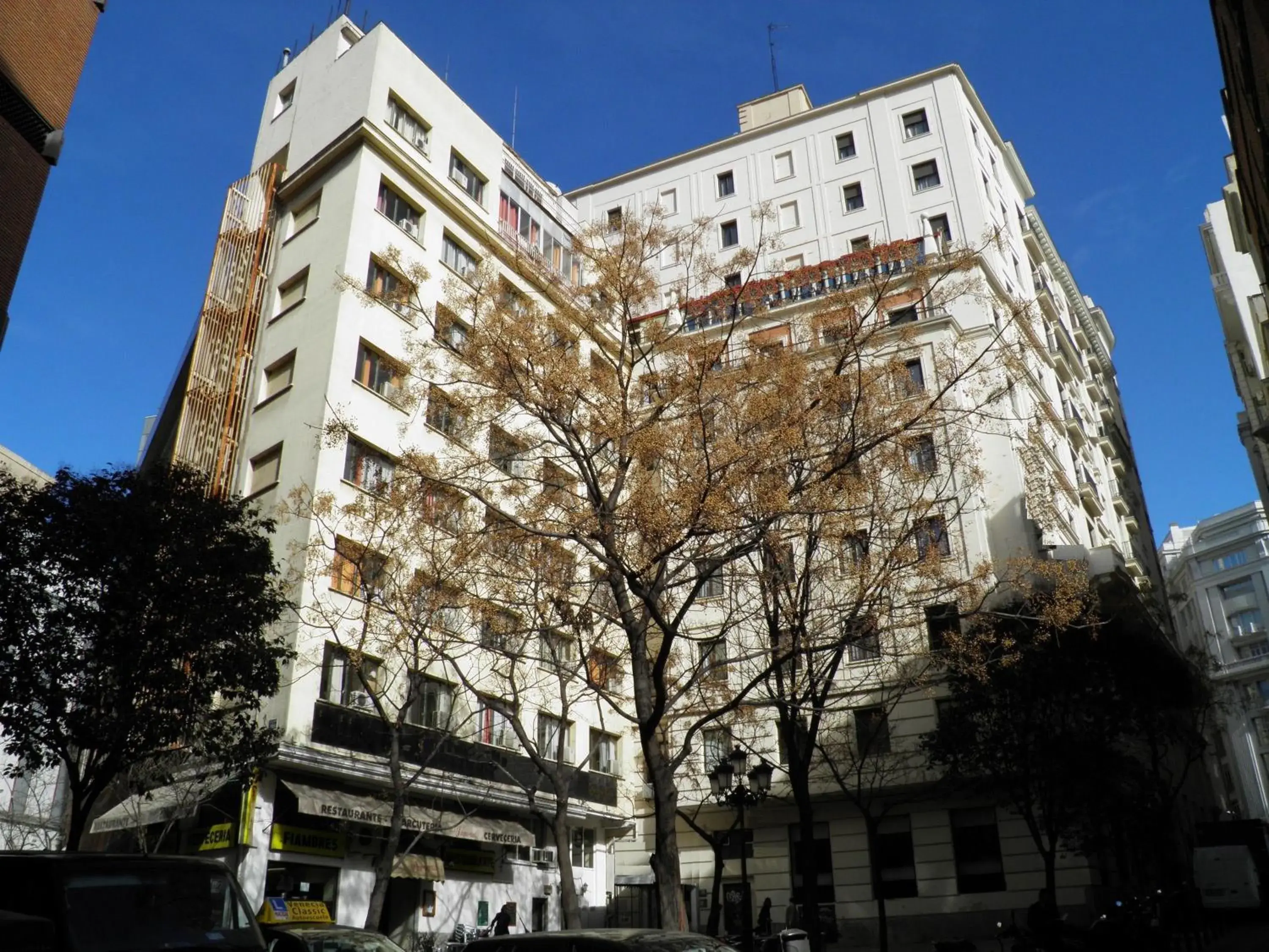 Facade/entrance, Property Building in Madrid Motion Hostels