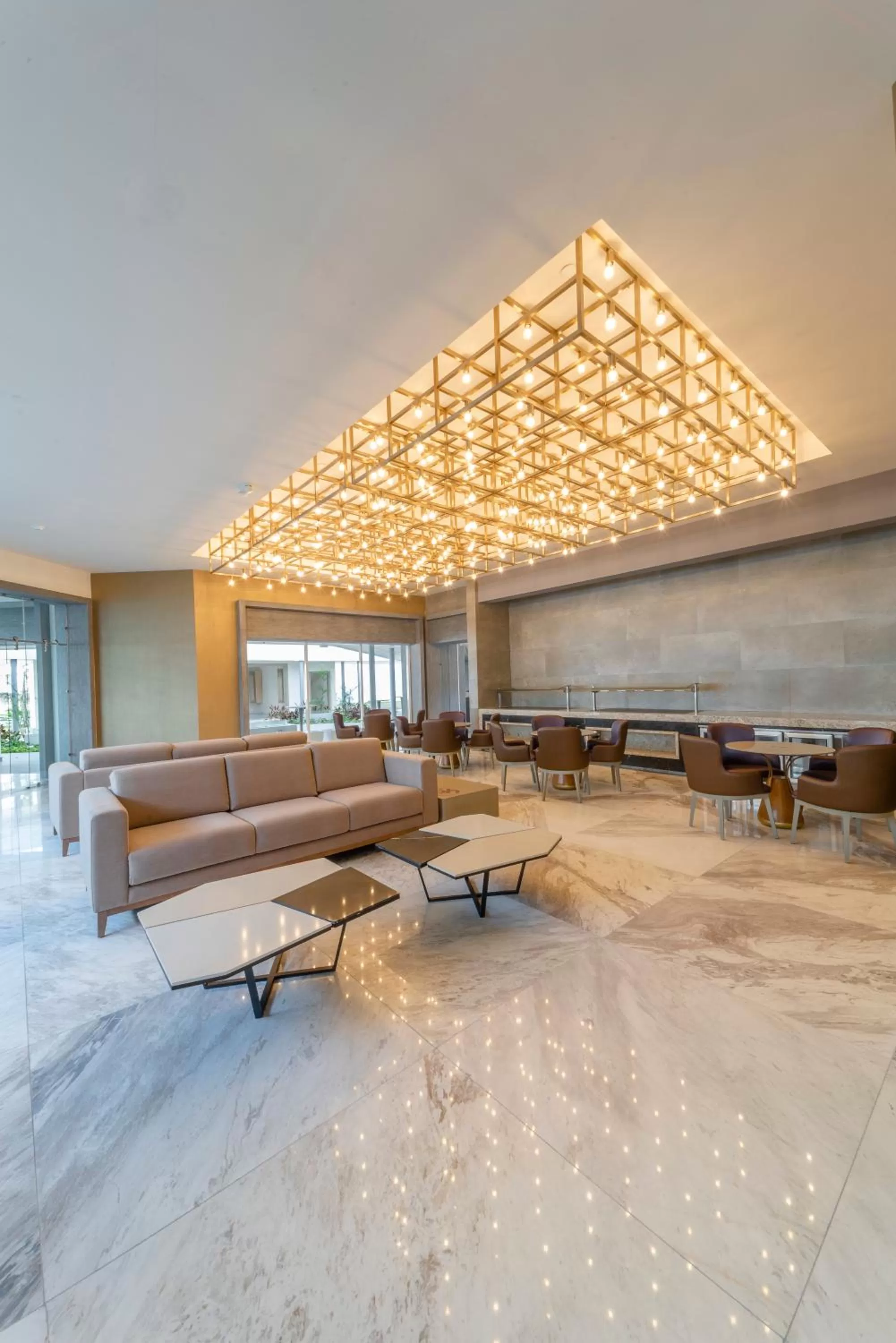 Lounge or bar in Planet Hollywood Cancun by Royalton, An Autograph Collection All-Inclusive Resort