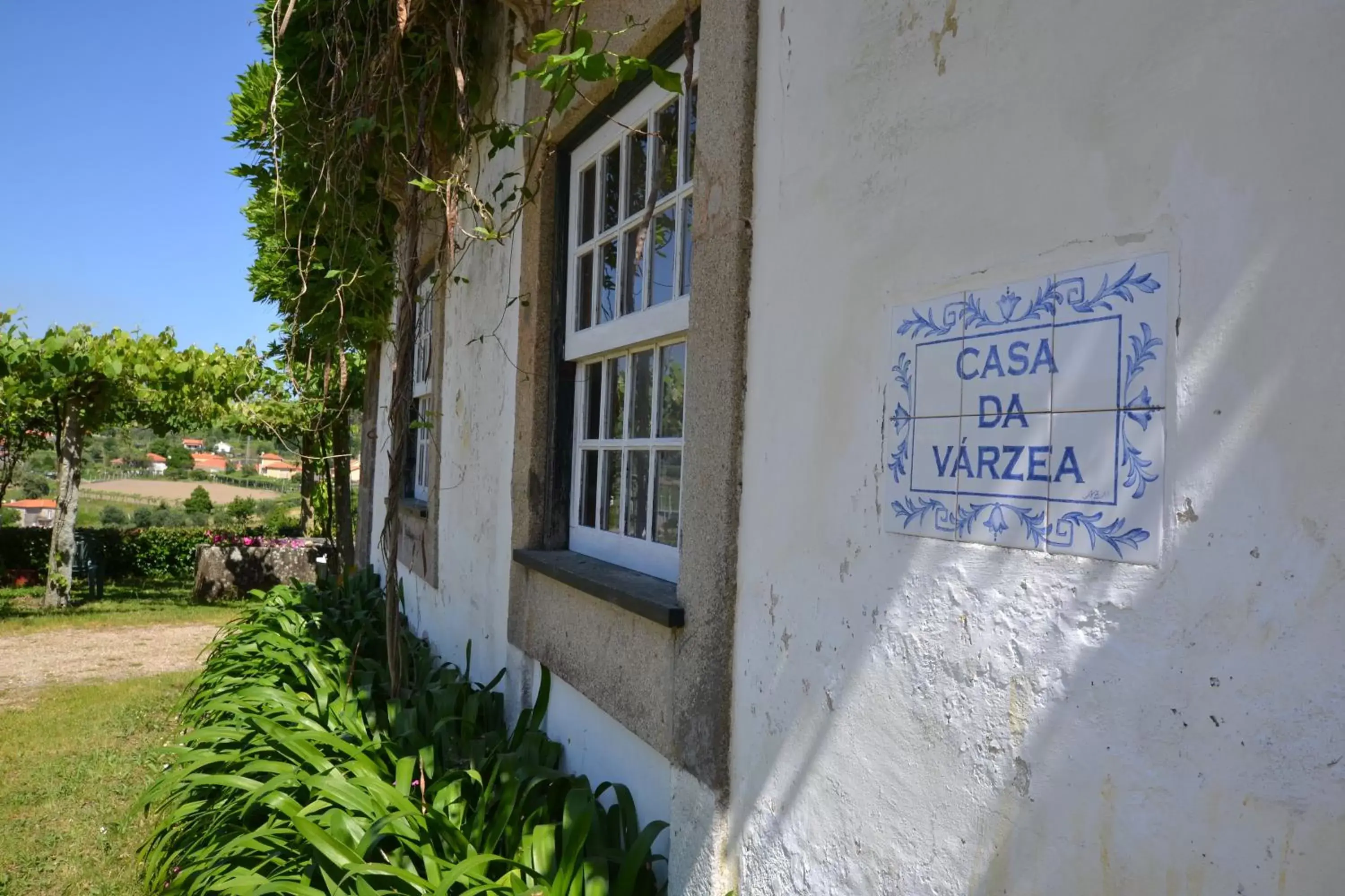 Facade/entrance, Property Building in Casa da Várzea