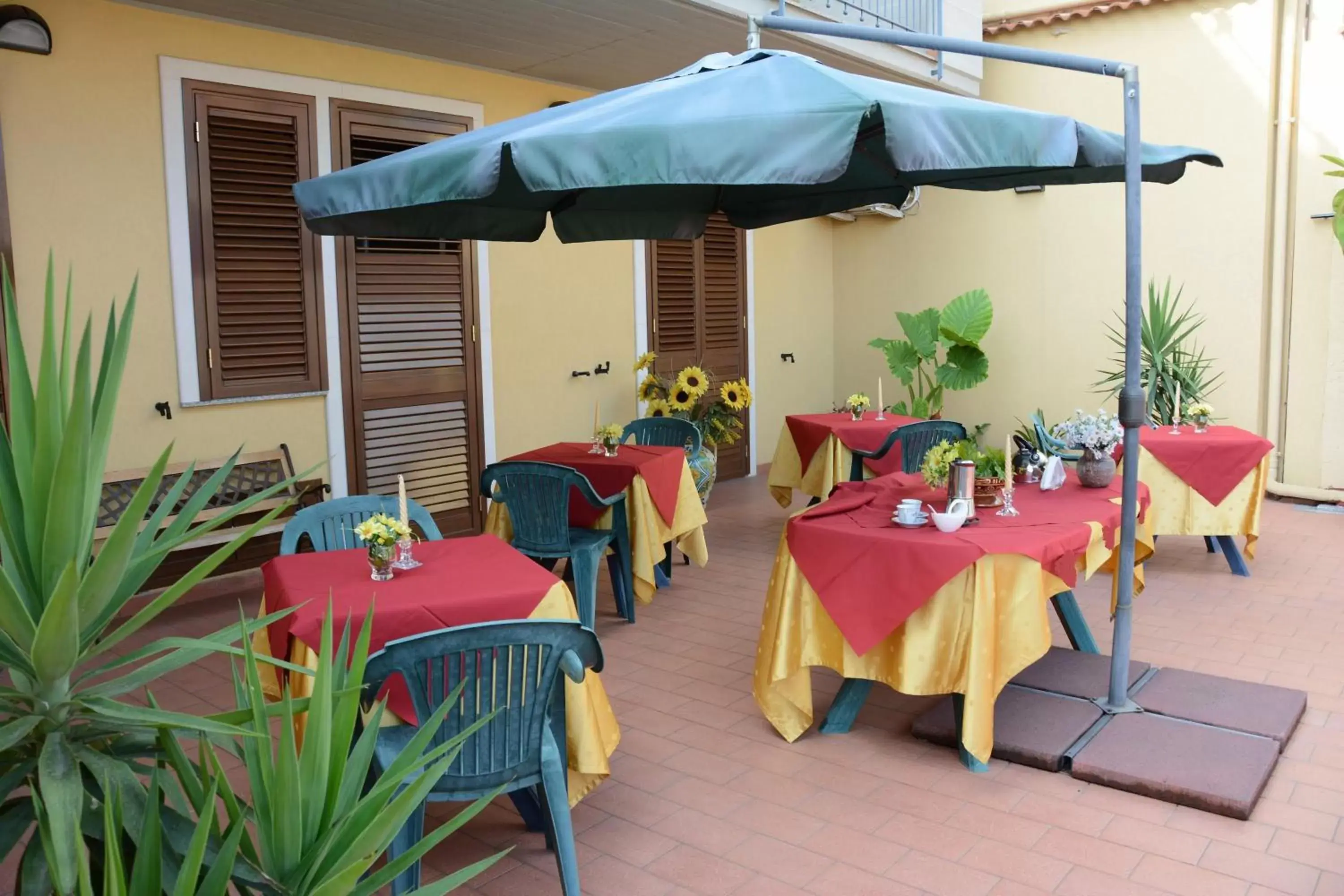 Balcony/Terrace, Restaurant/Places to Eat in B&B Casabella